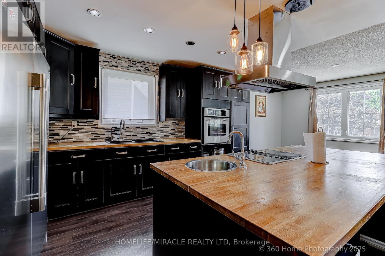 82 Goldgate Crescent, Orangeville, ON - Indoor Photo Showing Kitchen