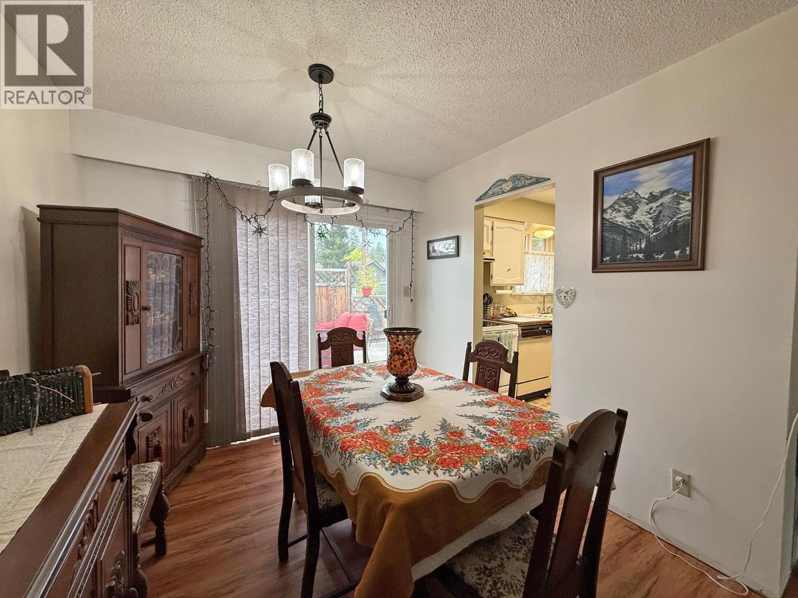 1235 Pigeon Avenue, Williams Lake, BC - Indoor Photo Showing Dining Room
