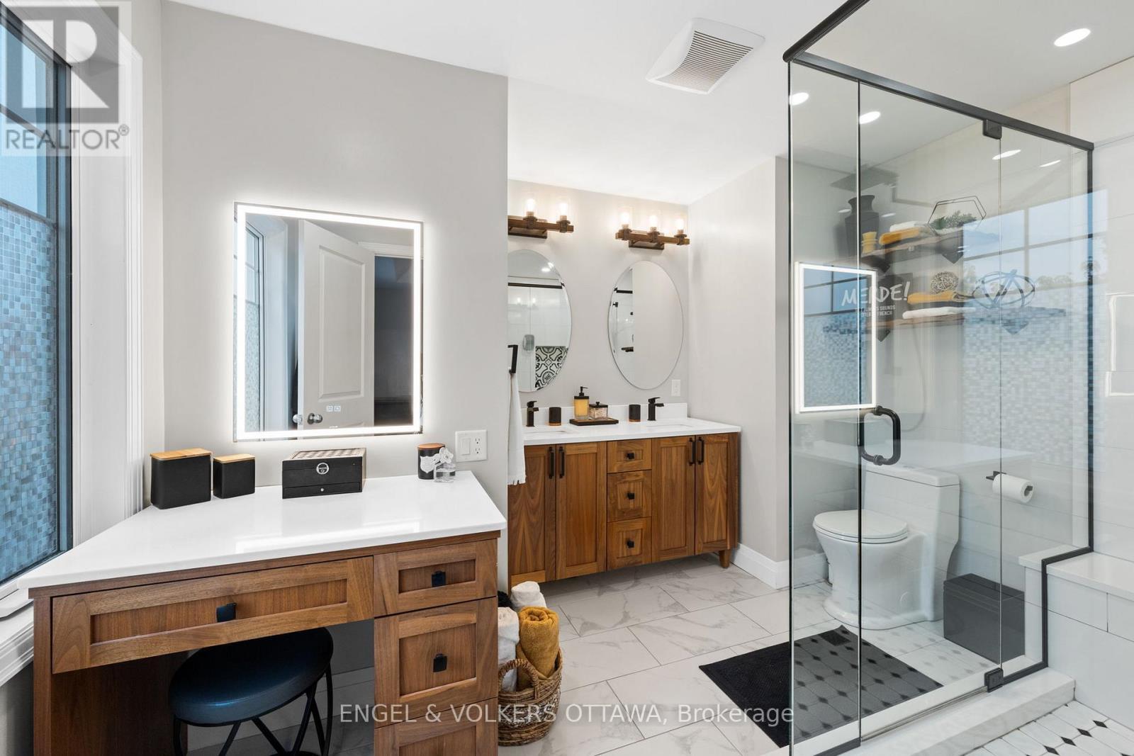 511 Erinwoods Circle, Ottawa, ON - Indoor Photo Showing Bathroom