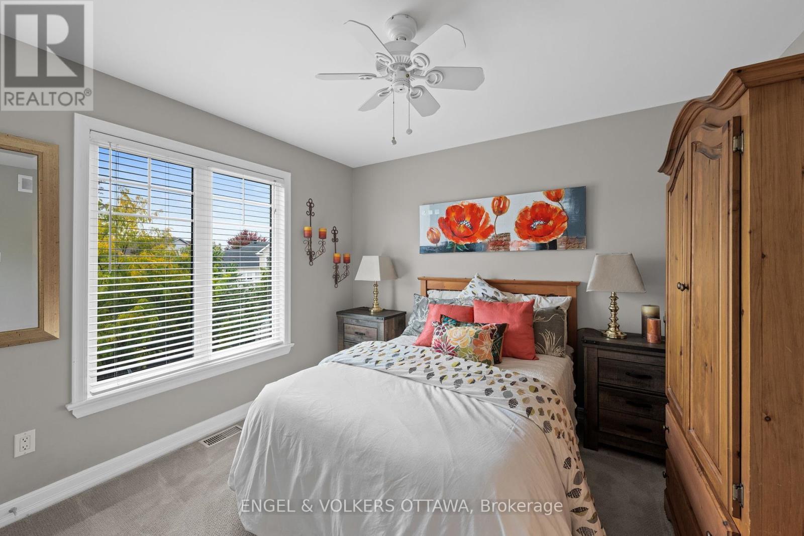511 Erinwoods Circle, Ottawa, ON - Indoor Photo Showing Bedroom