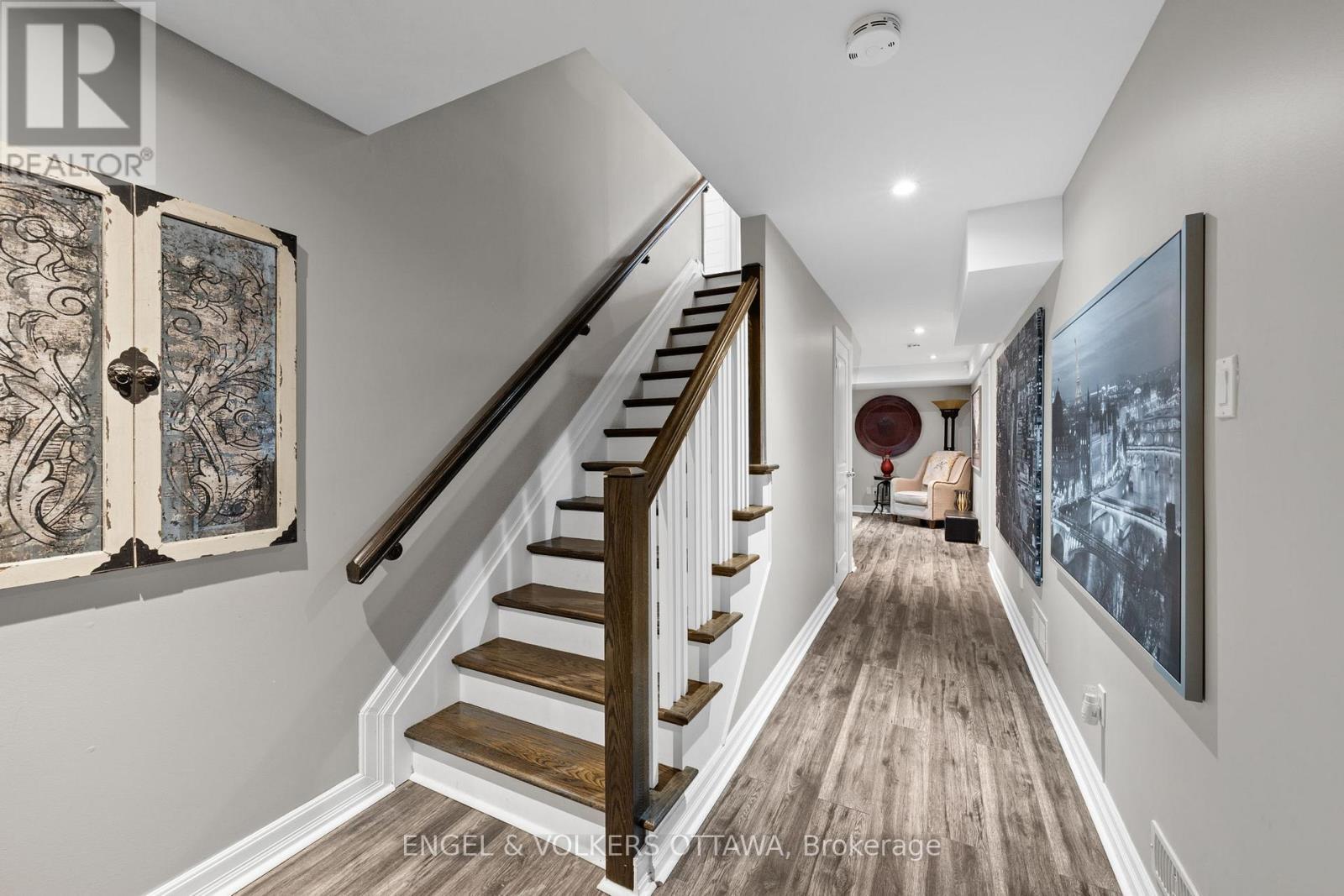 511 Erinwoods Circle, Ottawa, ON - Indoor Photo Showing Other Room