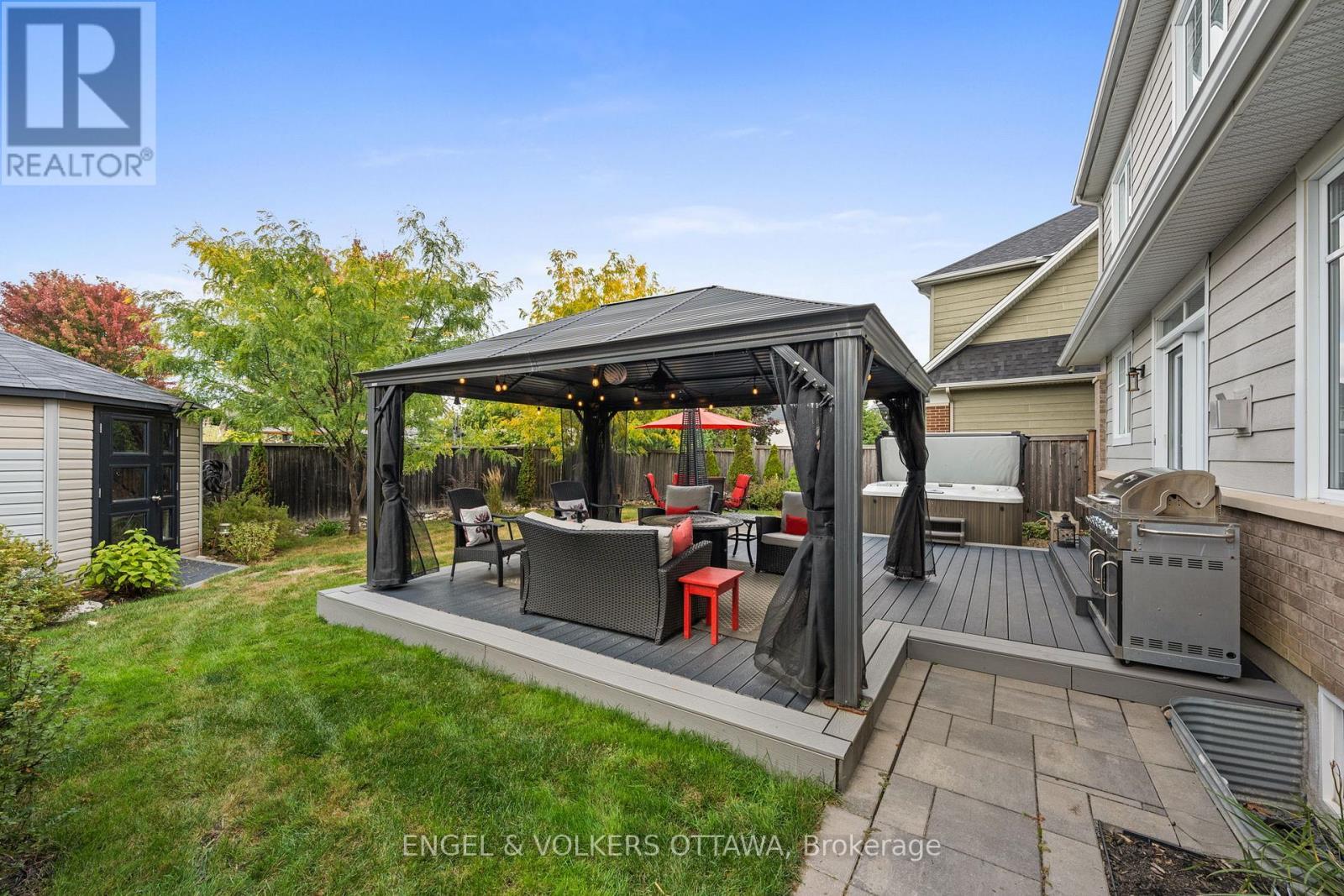 511 Erinwoods Circle, Ottawa, ON - Outdoor With Deck Patio Veranda