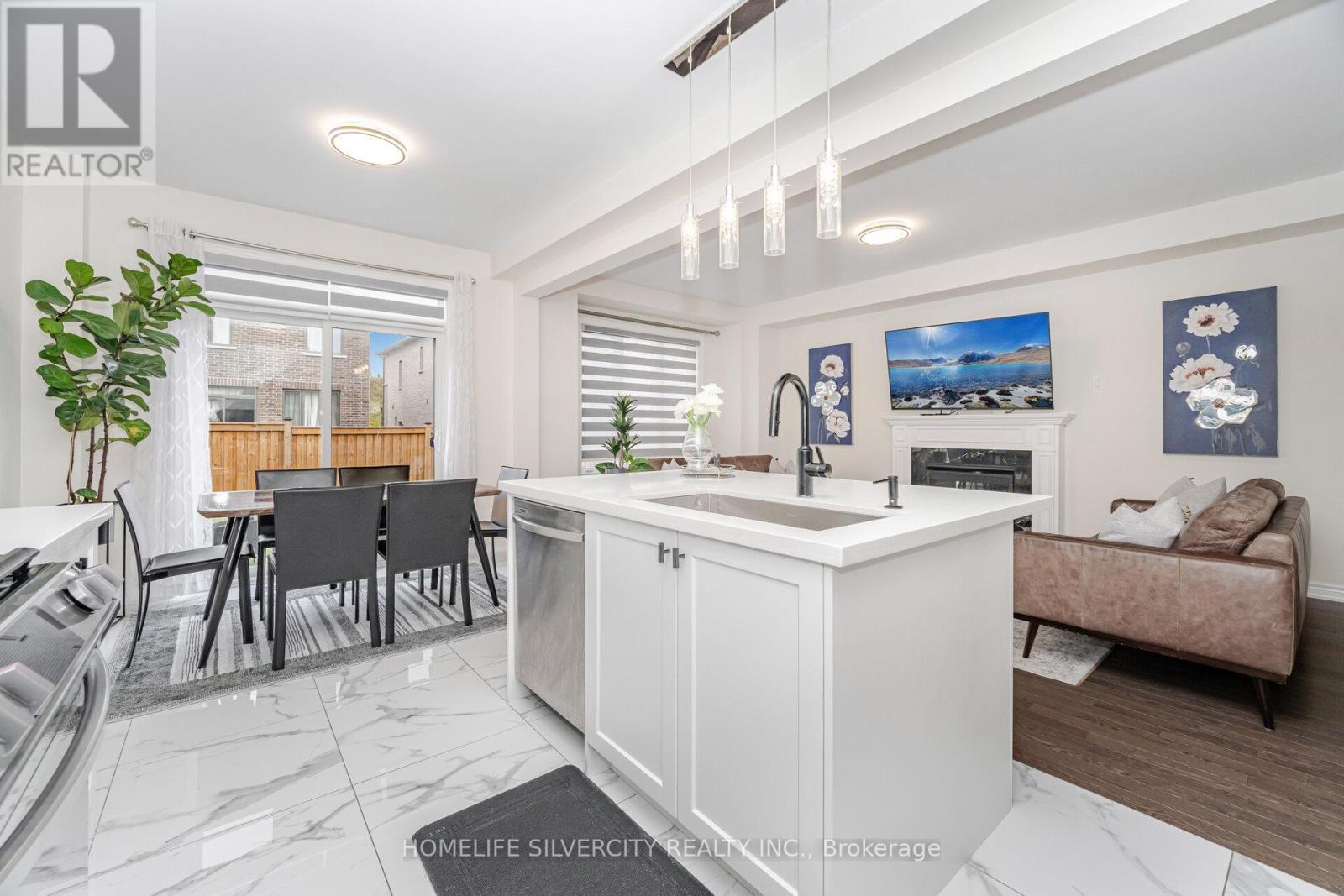 45 Ogston Crescent, Whitby, ON - Indoor