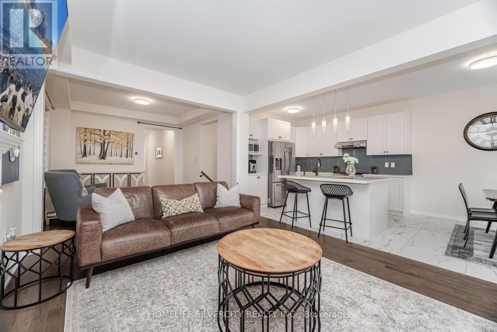 45 Ogston Crescent, Whitby, ON - Indoor Photo Showing Living Room