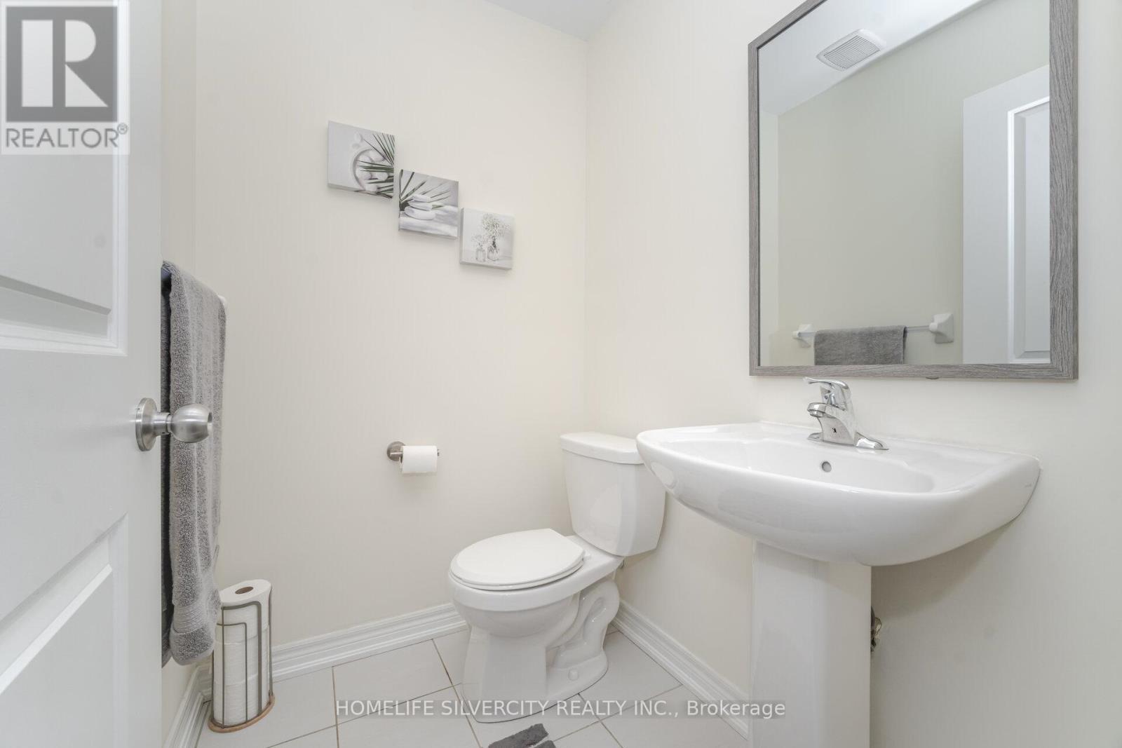 45 Ogston Crescent, Whitby, ON - Indoor Photo Showing Bathroom