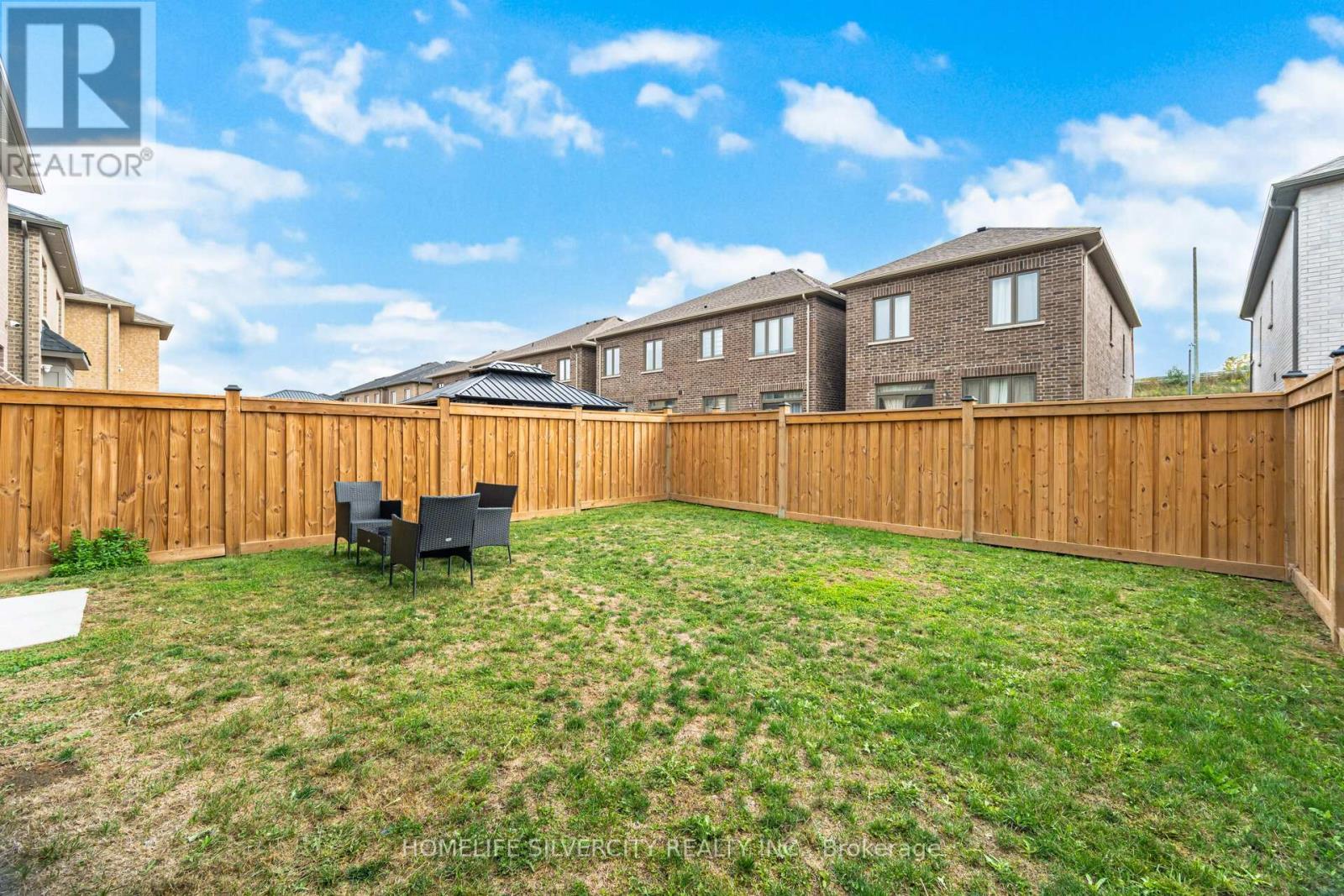 45 Ogston Crescent, Whitby, ON - Outdoor