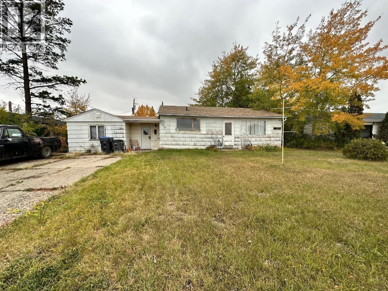 11313 13 Street, Dawson Creek, BC - Outdoor