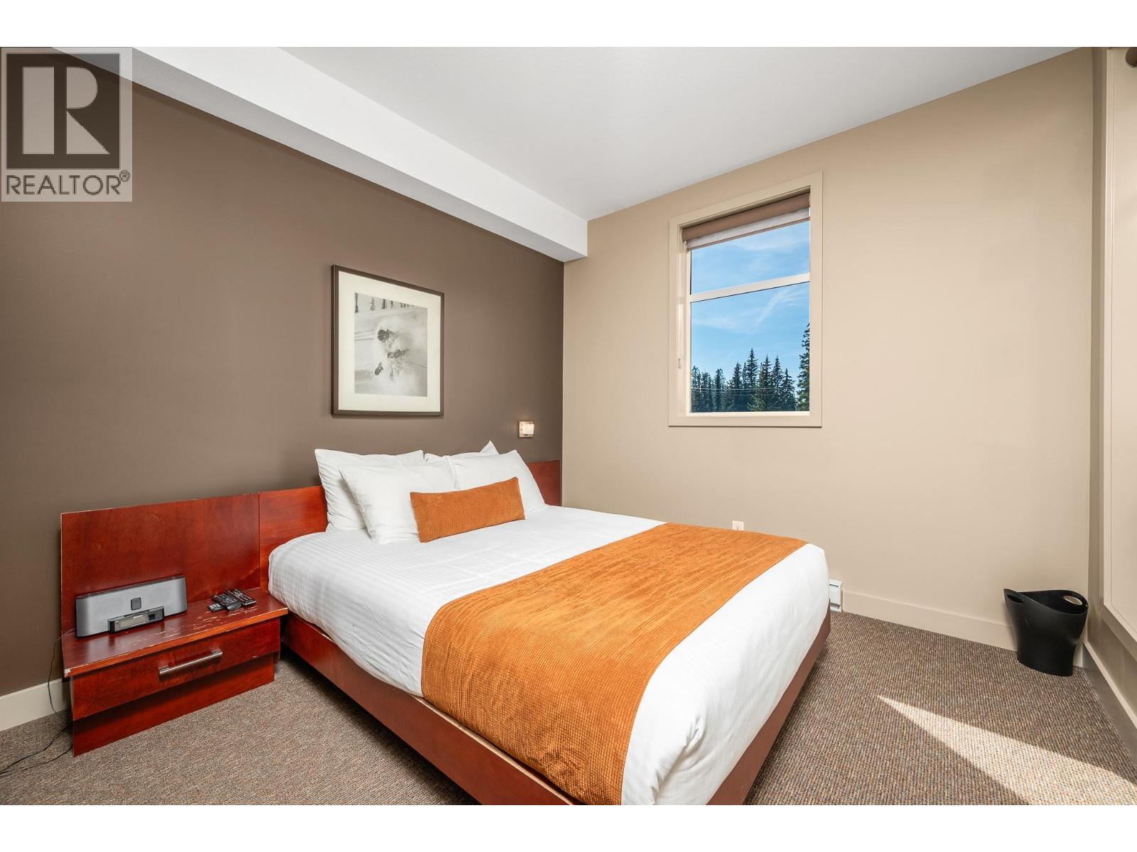 30 Monashee Road Unit# 214, Silver Star, BC - Indoor Photo Showing Bedroom