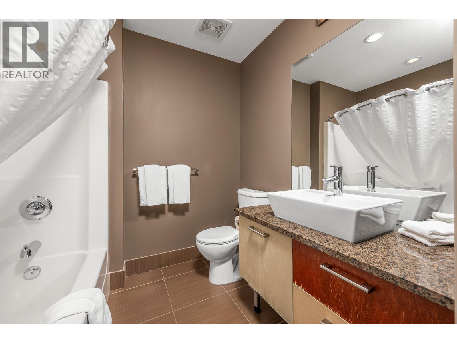 30 Monashee Road Unit# 214, Silver Star, BC - Indoor Photo Showing Bathroom