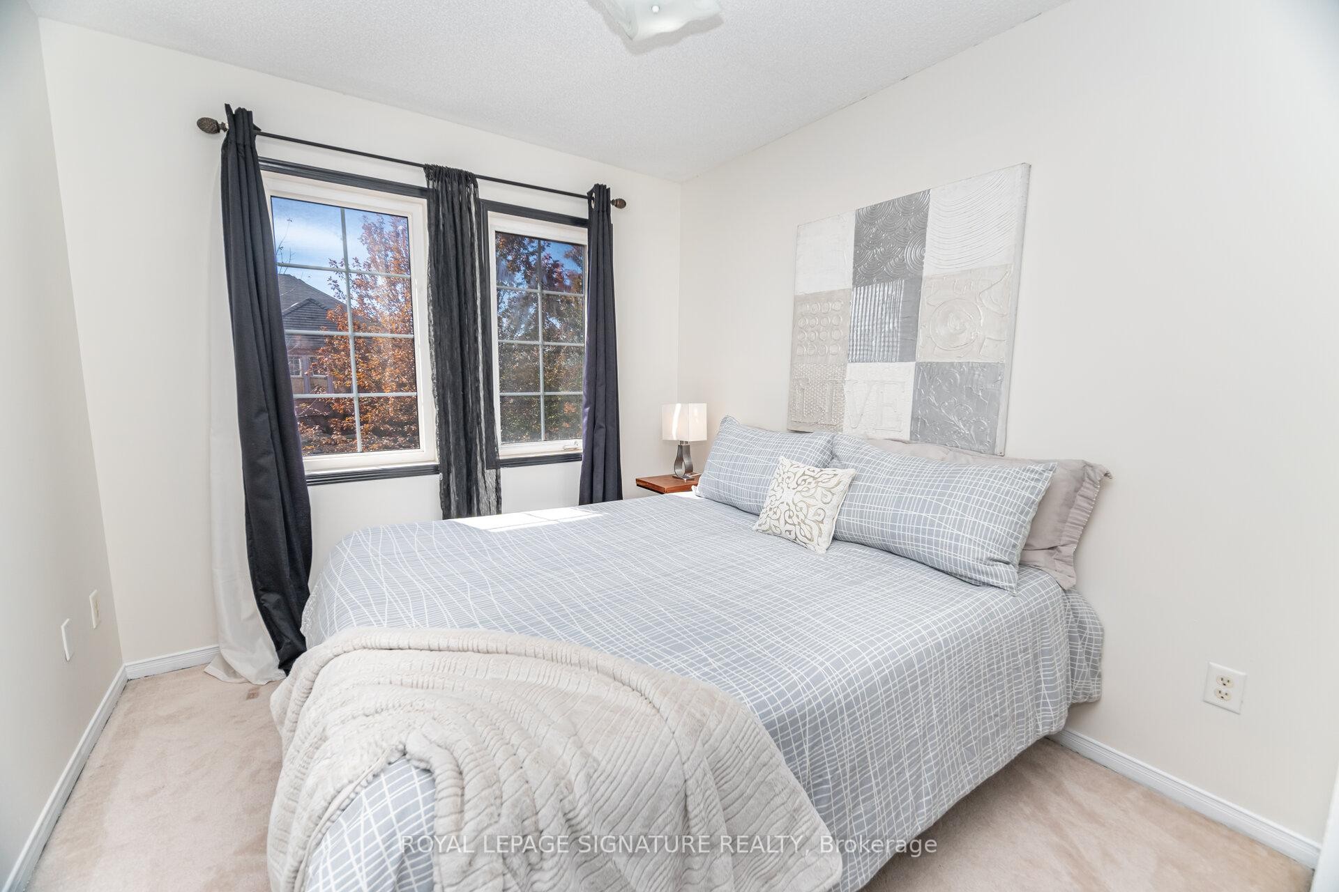 7131 Chatham Court, Mississauga, ON - Indoor Photo Showing Bedroom