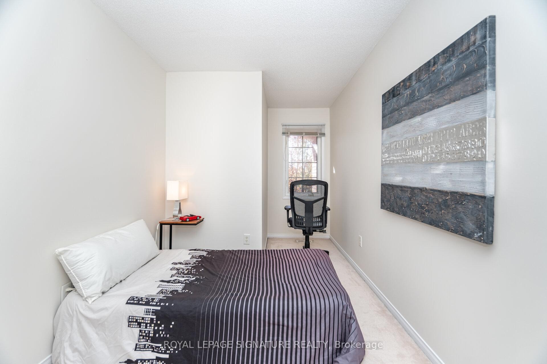 7131 Chatham Court, Mississauga, ON - Indoor Photo Showing Bedroom