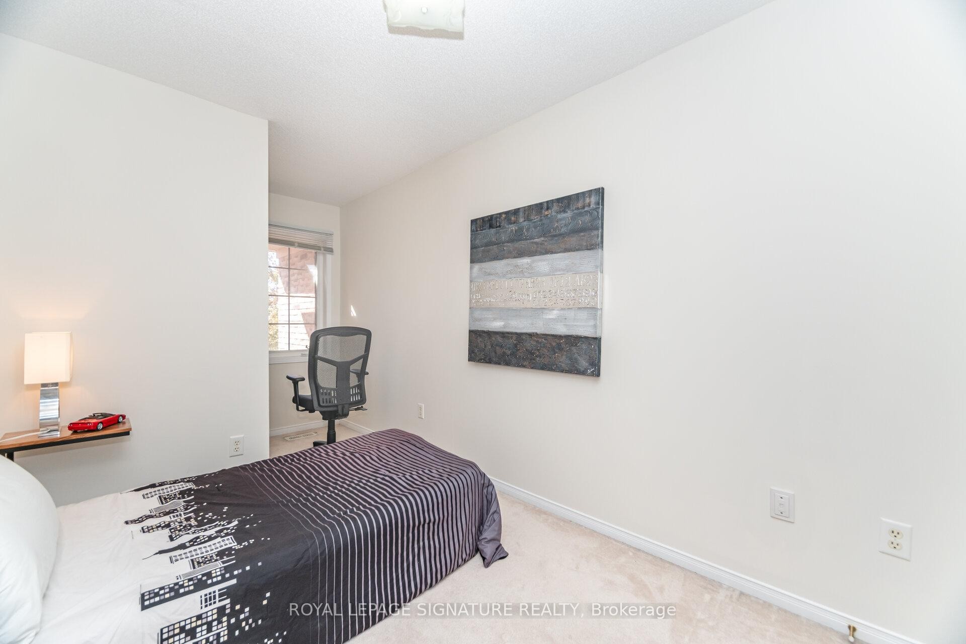 7131 Chatham Court, Mississauga, ON - Indoor Photo Showing Bedroom