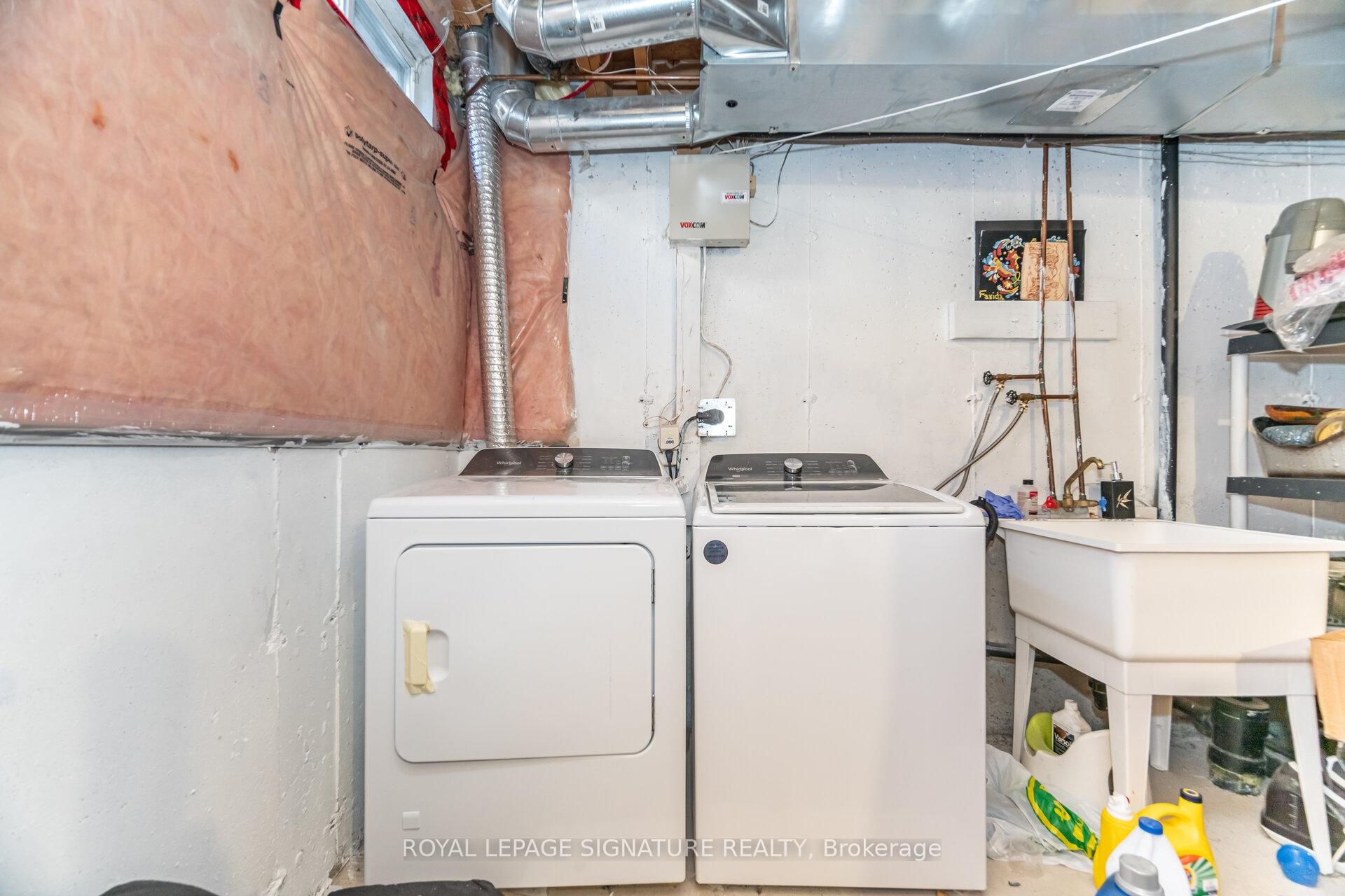 7131 Chatham Court, Mississauga, ON - Indoor Photo Showing Laundry Room