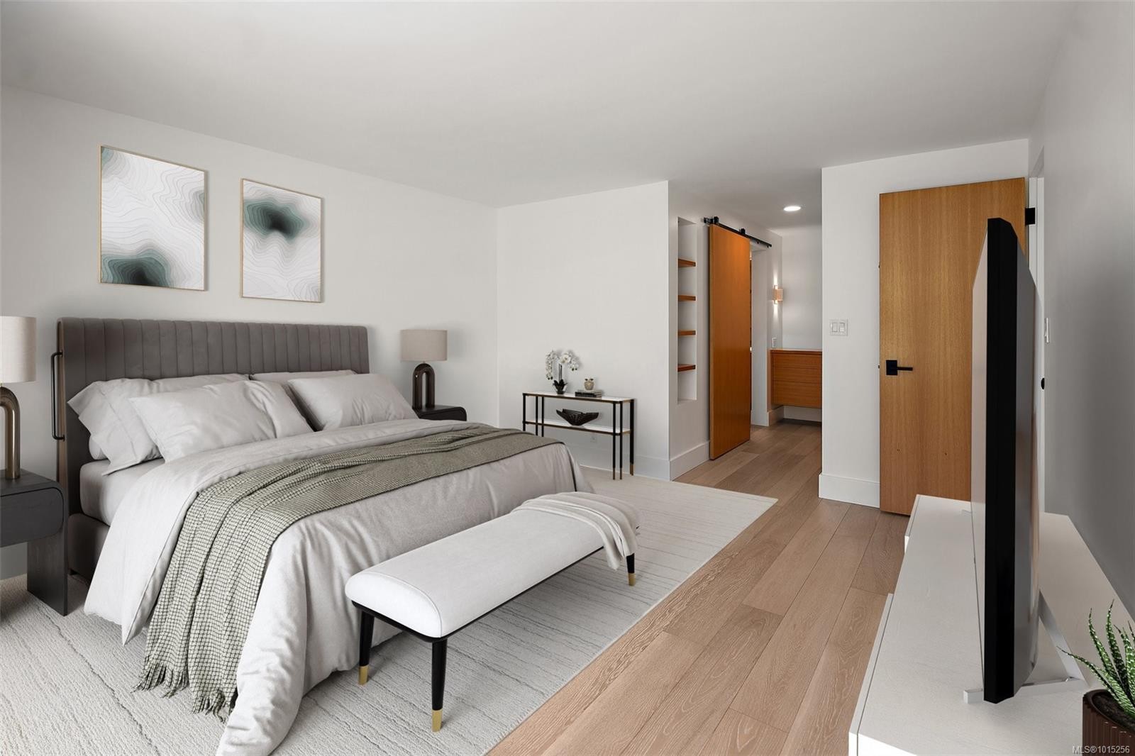 109-1370 Beach Dr, Oak Bay, BC - Indoor Photo Showing Bedroom