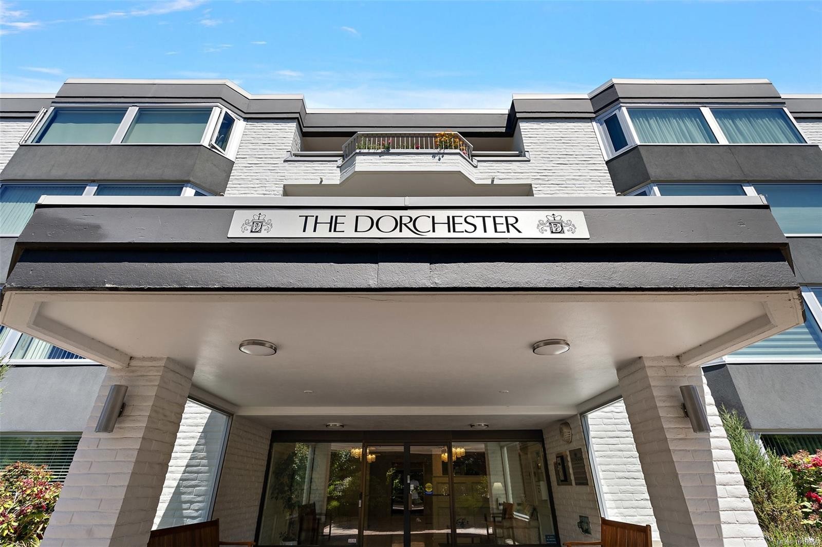 109-1370 Beach Dr, Oak Bay, BC - Outdoor