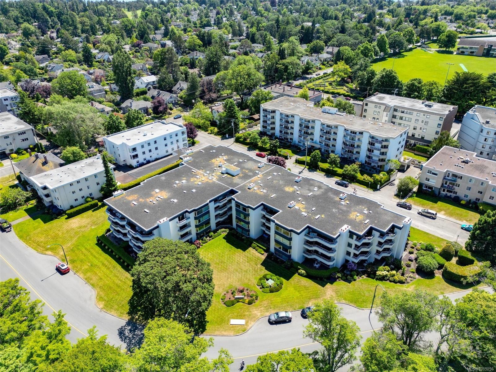 109-1370 Beach Dr, Oak Bay, BC - Outdoor With View