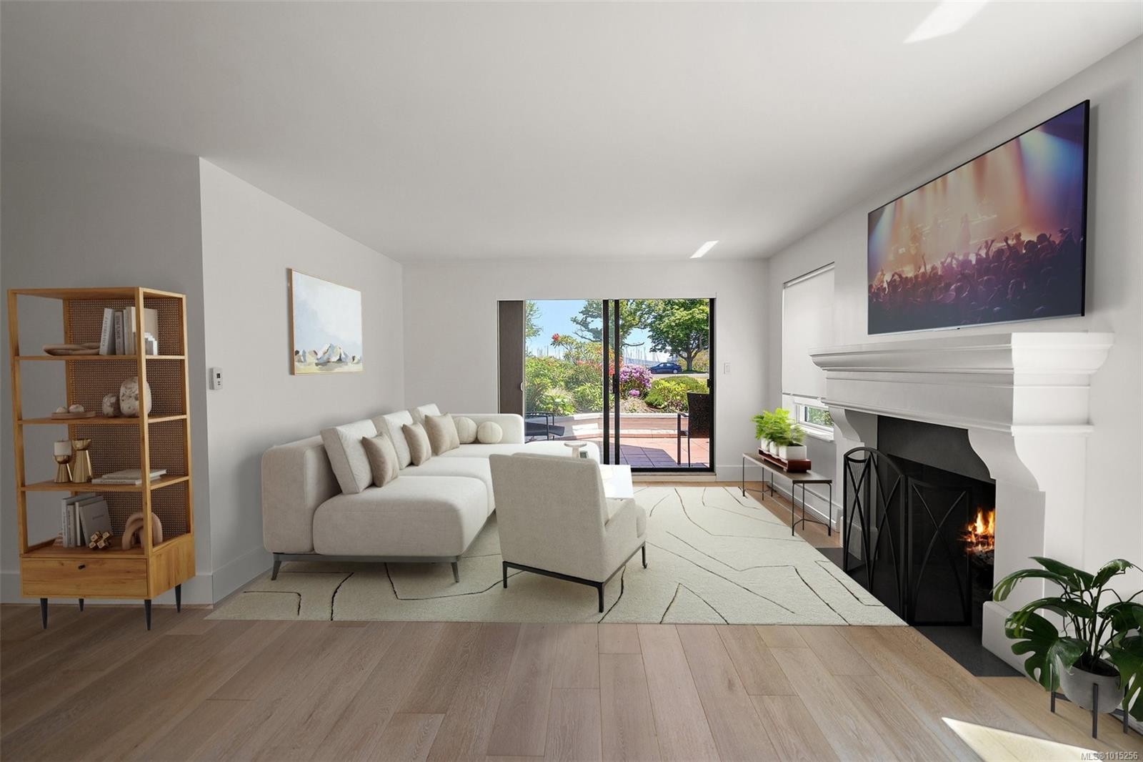 109-1370 Beach Dr, Oak Bay, BC - Indoor Photo Showing Living Room With Fireplace