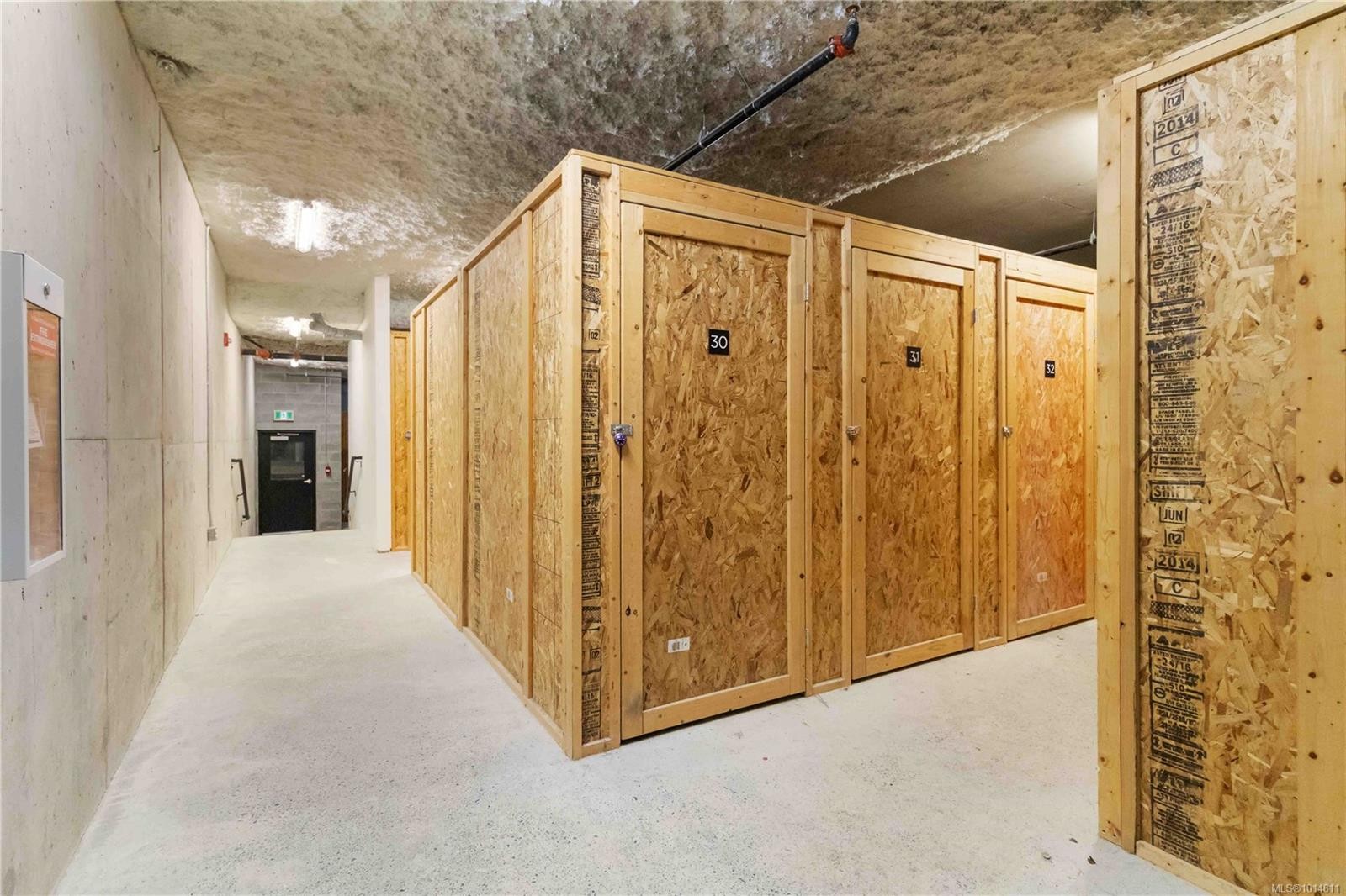 309-3815 Rowland Ave, Saanich, BC - Indoor Photo Showing Other Room