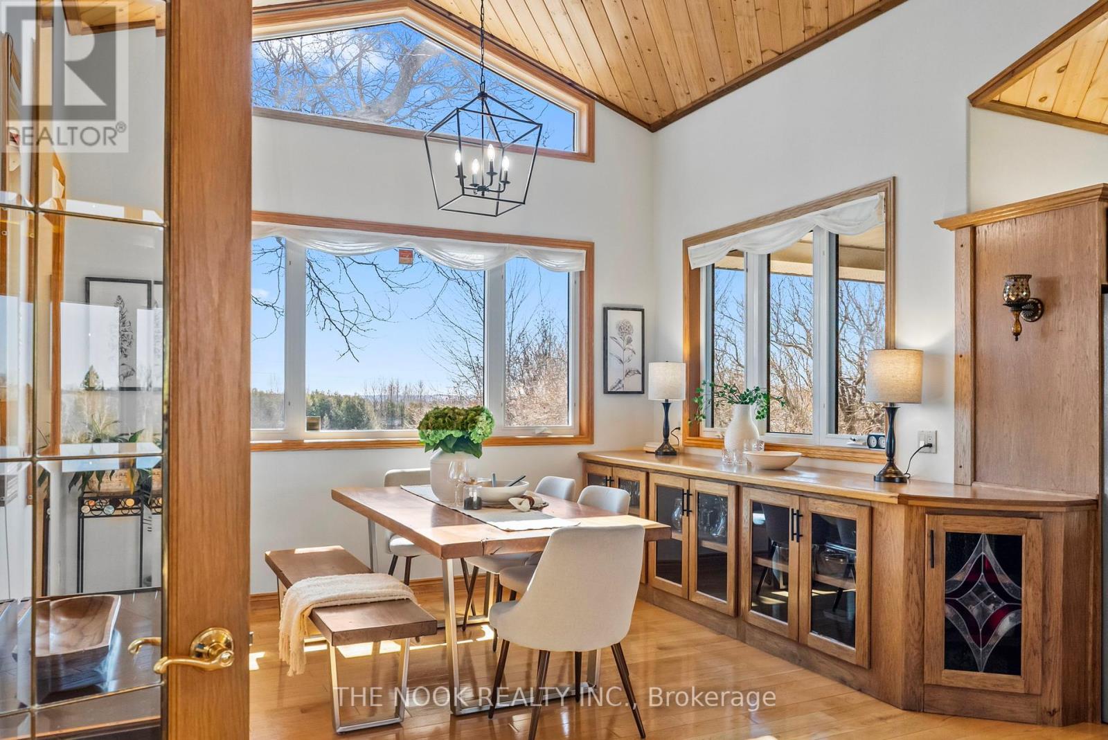 593 Pigeon Creek Road, Kawartha Lakes (Manvers), ON - Indoor Photo Showing Dining Room