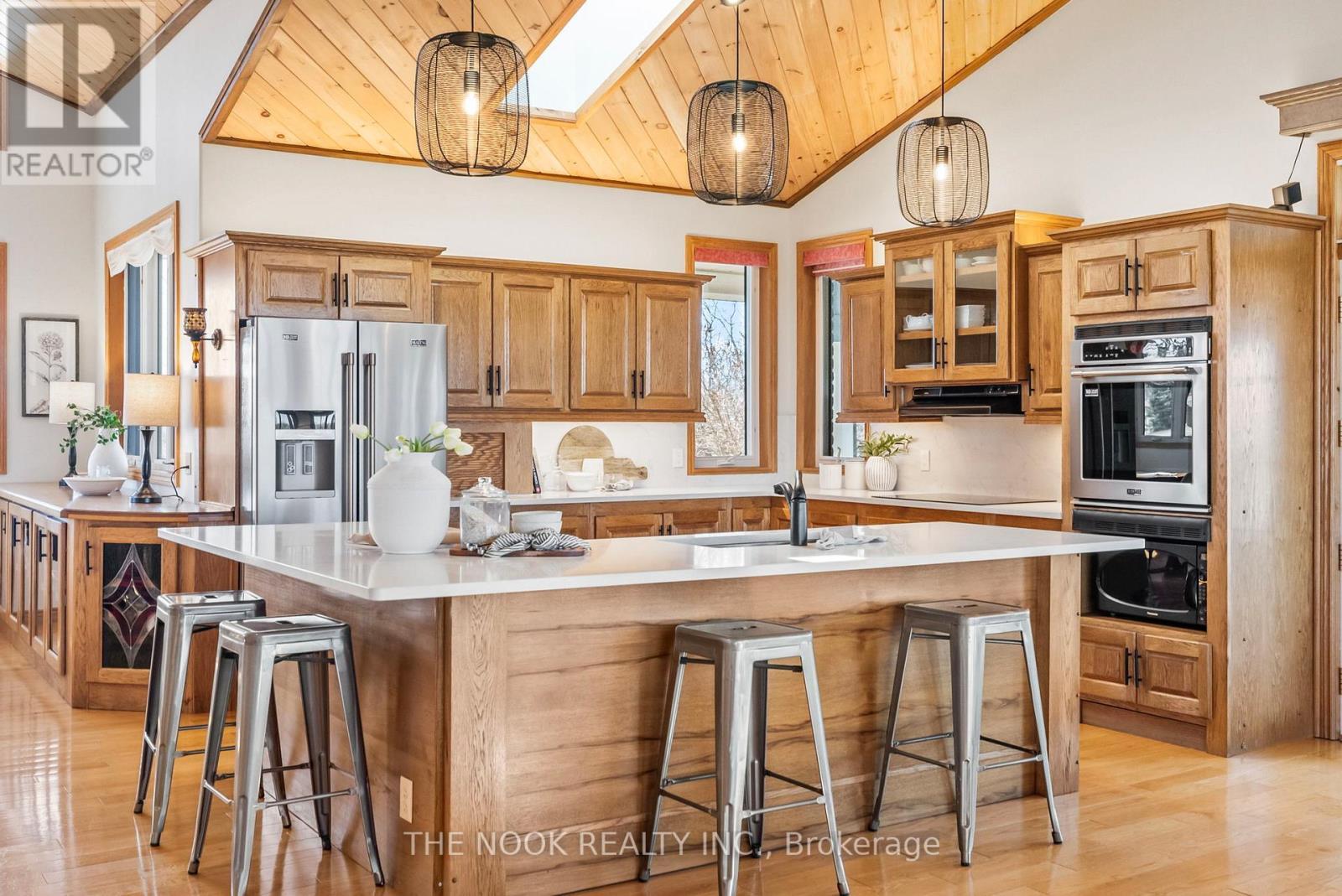 593 Pigeon Creek Road, Kawartha Lakes (Manvers), ON - Indoor Photo Showing Kitchen With Stainless Steel Kitchen