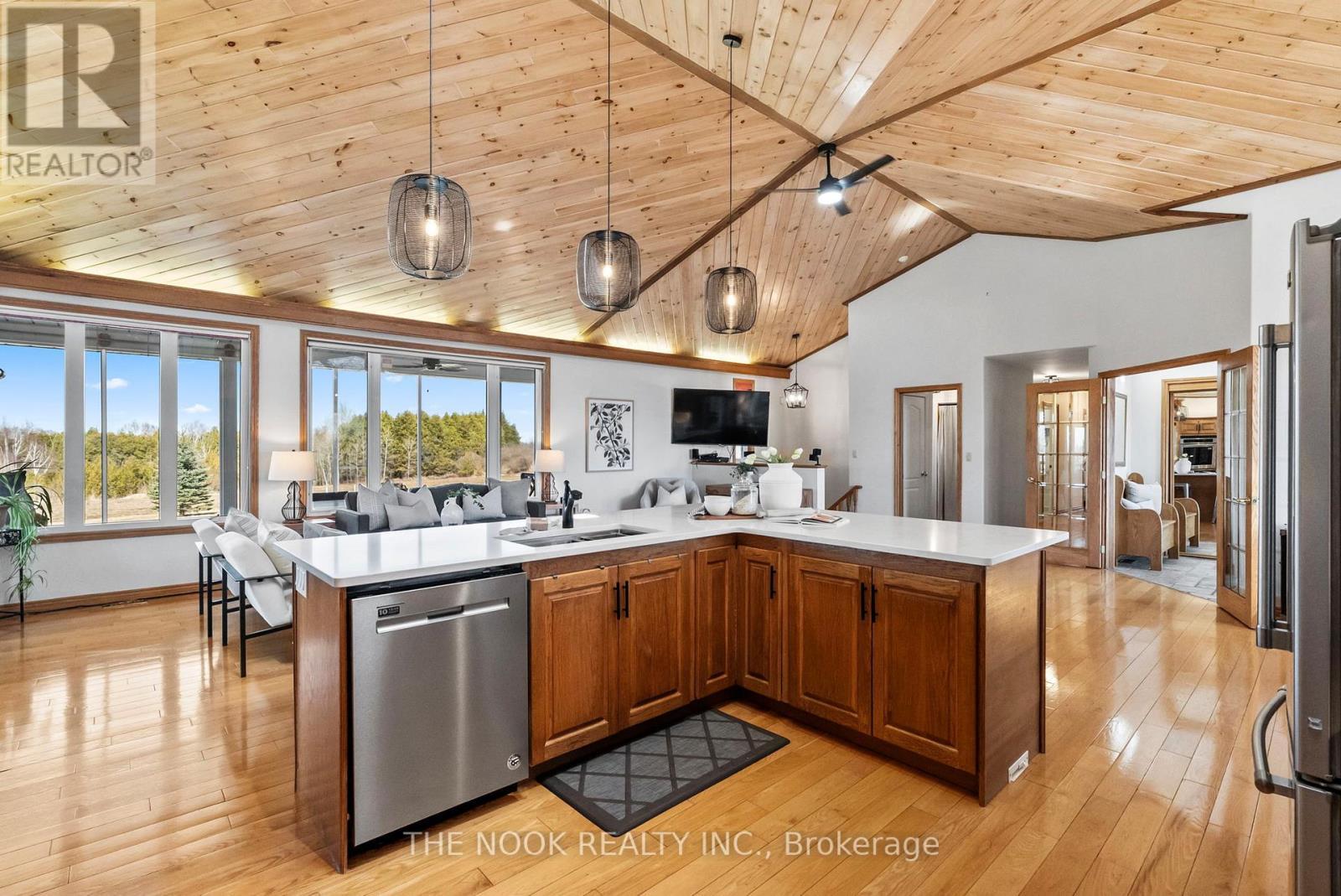 593 Pigeon Creek Road, Kawartha Lakes (Manvers), ON - Indoor Photo Showing Kitchen With Stainless Steel Kitchen With Upgraded Kitchen