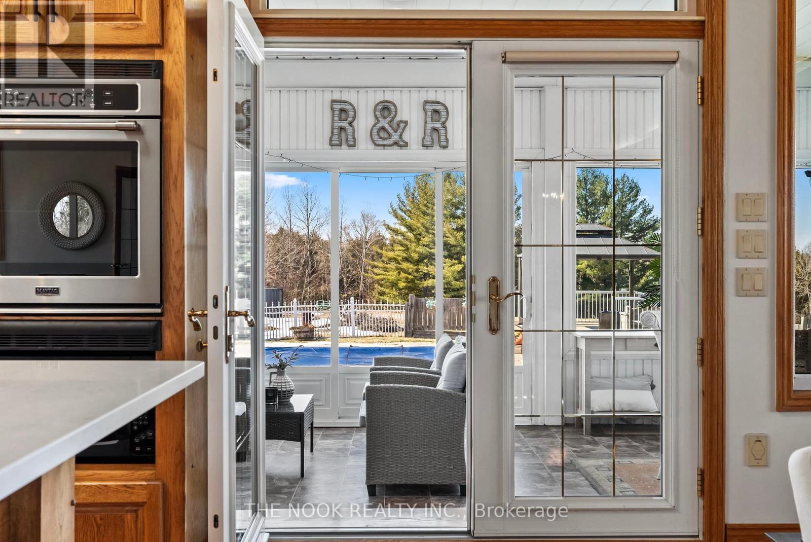 593 Pigeon Creek Road, Kawartha Lakes (Manvers), ON - Indoor