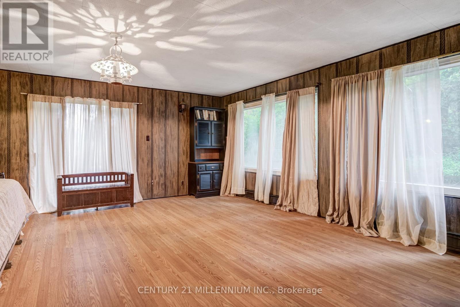 99 Blake Street, Hamilton, ON - Indoor Photo Showing Other Room