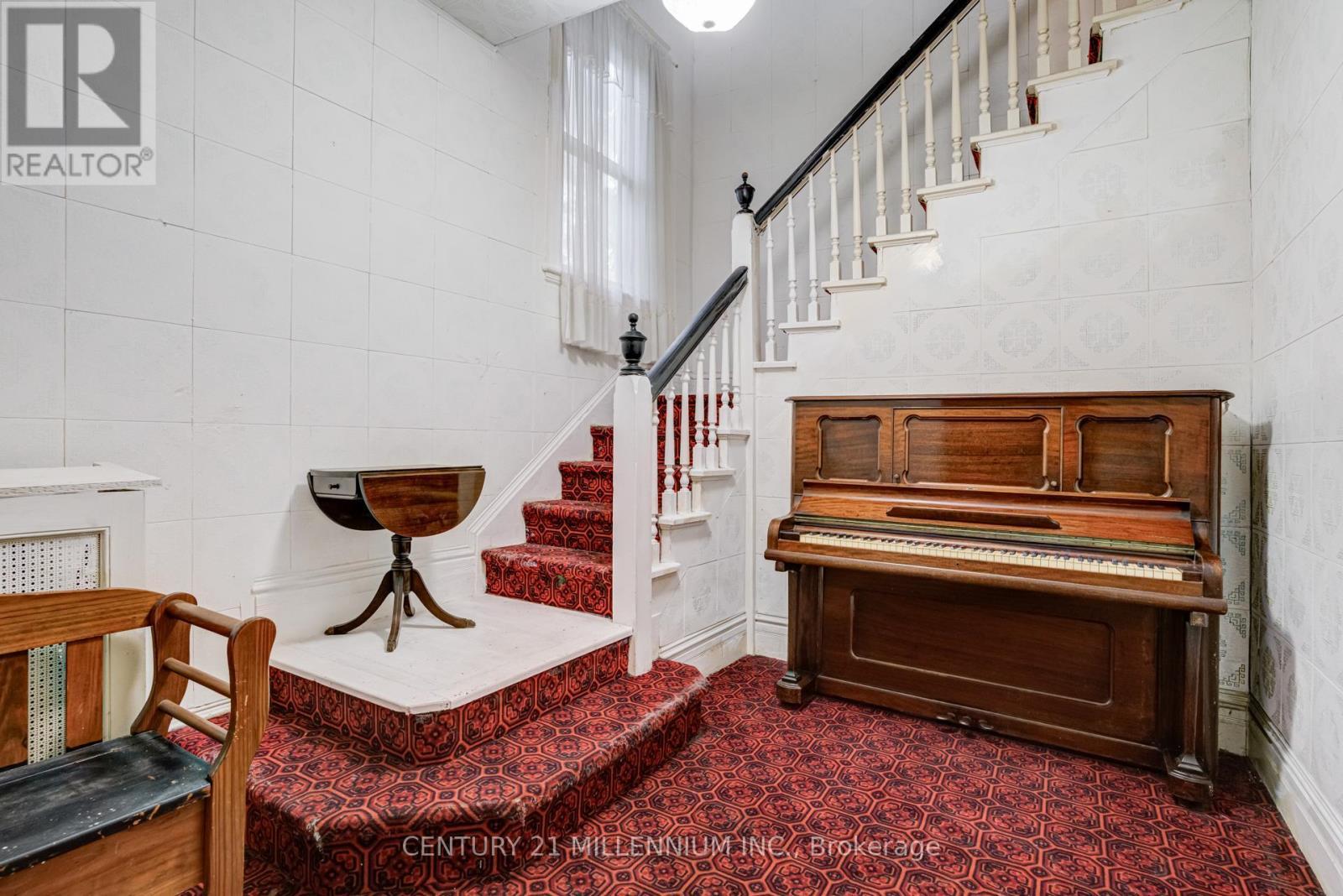 99 Blake Street, Hamilton, ON - Indoor Photo Showing Other Room