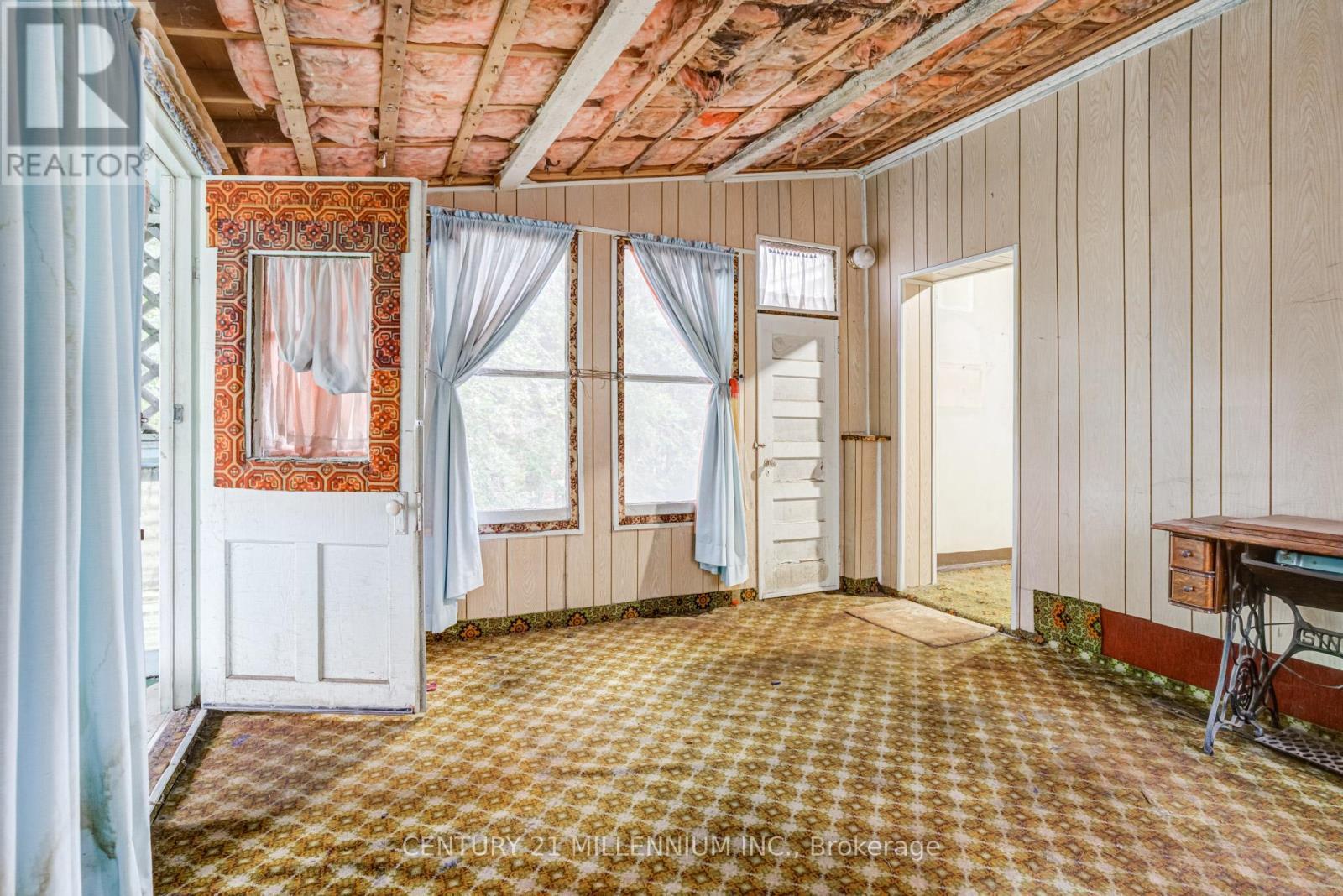 99 Blake Street, Hamilton, ON - Indoor Photo Showing Other Room