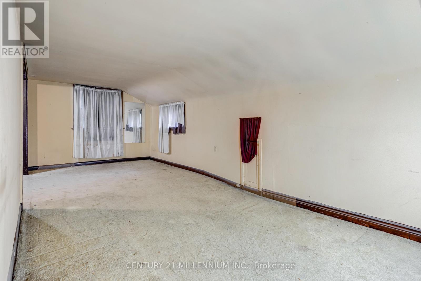 99 Blake Street, Hamilton, ON - Indoor Photo Showing Other Room