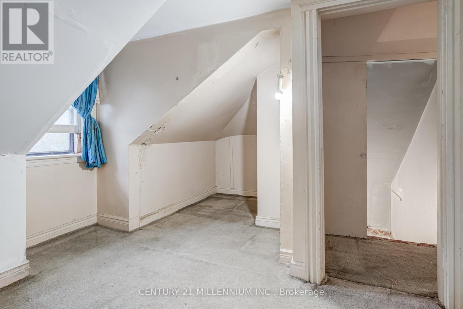 99 Blake Street, Hamilton, ON - Indoor Photo Showing Other Room