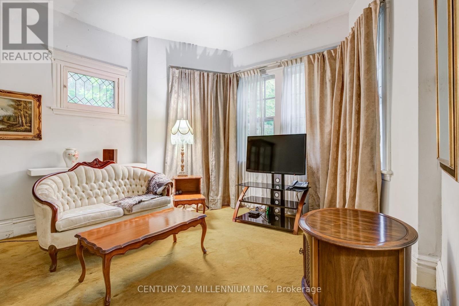 99 Blake Street, Hamilton, ON - Indoor Photo Showing Other Room