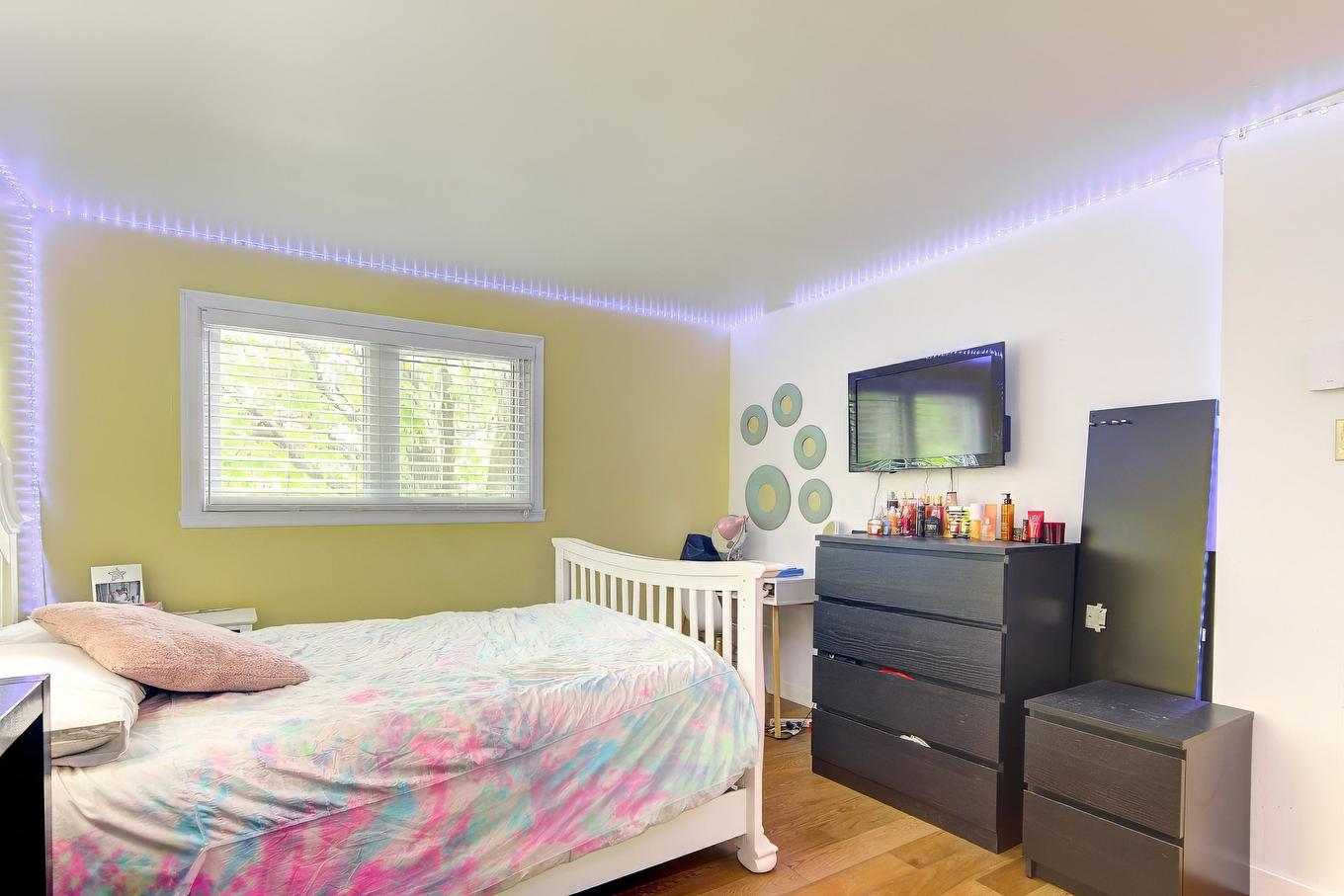 Bedroom - 239 Rue Libersan, Sainte-Thérèse, QC - Indoor Photo Showing Bedroom