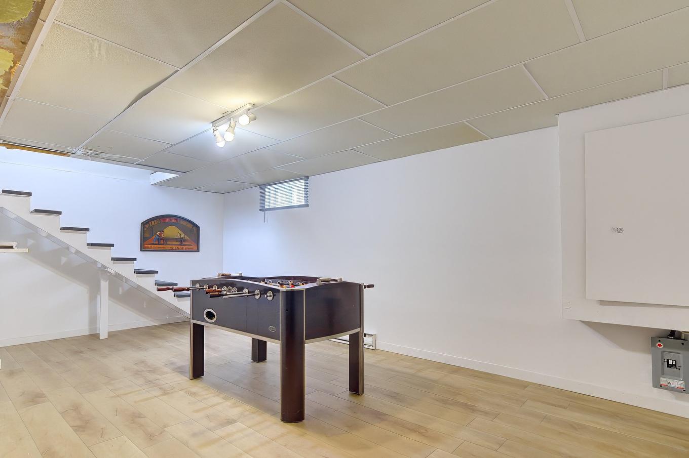 Basement - 239 Rue Libersan, Sainte-Thérèse, QC - Indoor Photo Showing Other Room