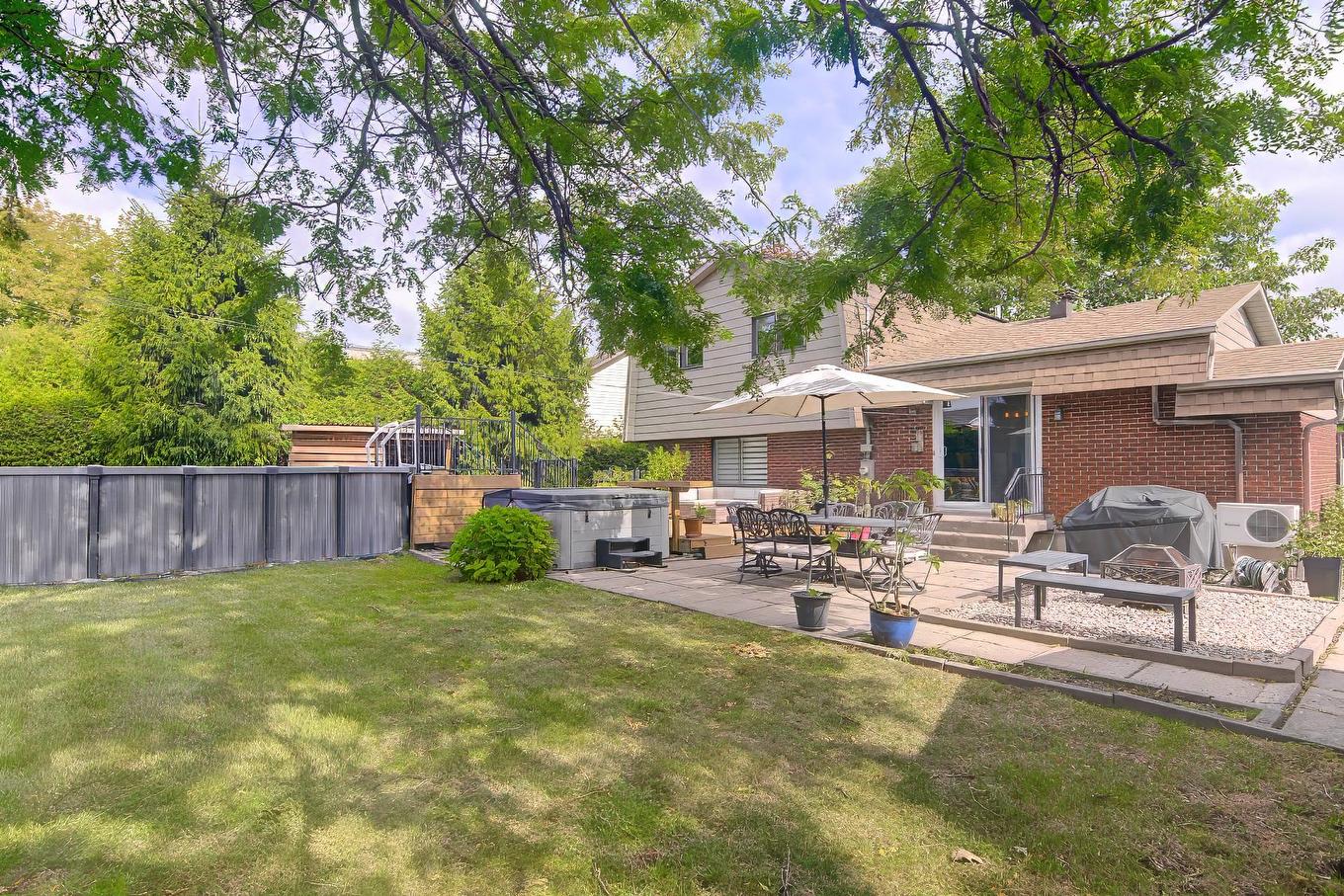 Backyard - 239 Rue Libersan, Sainte-Thérèse, QC - Outdoor