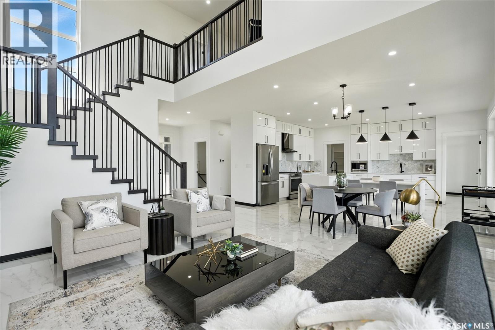 319 Woolf Bay, Saskatoon, SK - Indoor Photo Showing Living Room
