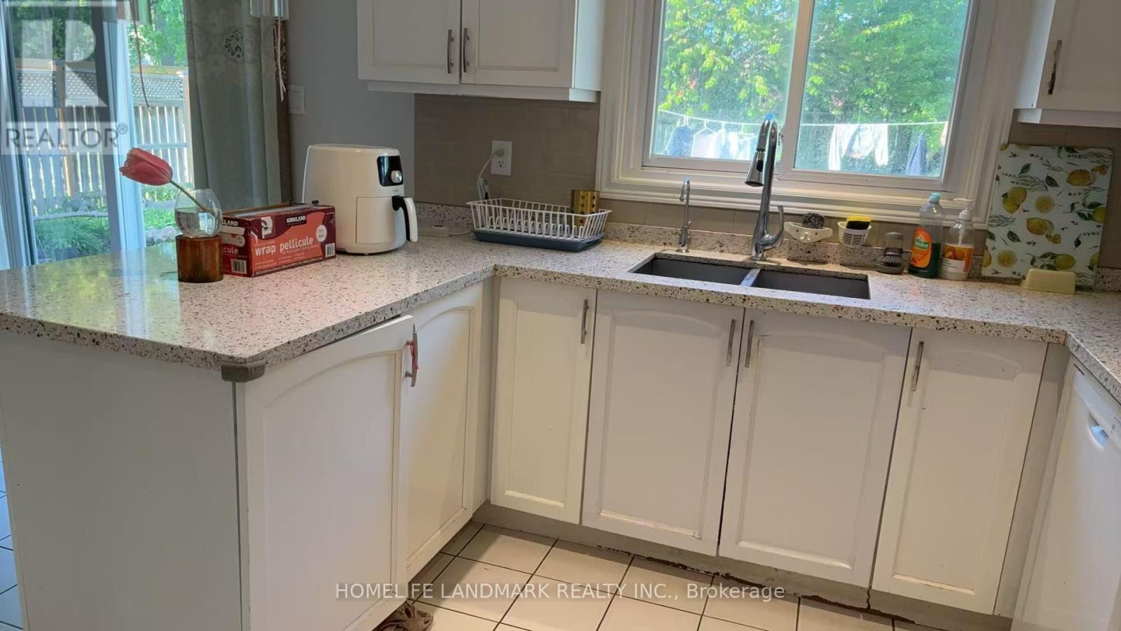 Bedroom C With Ensuite - 3153 Colonial Drive, Mississauga, ON - Indoor Photo Showing Kitchen With Double Sink