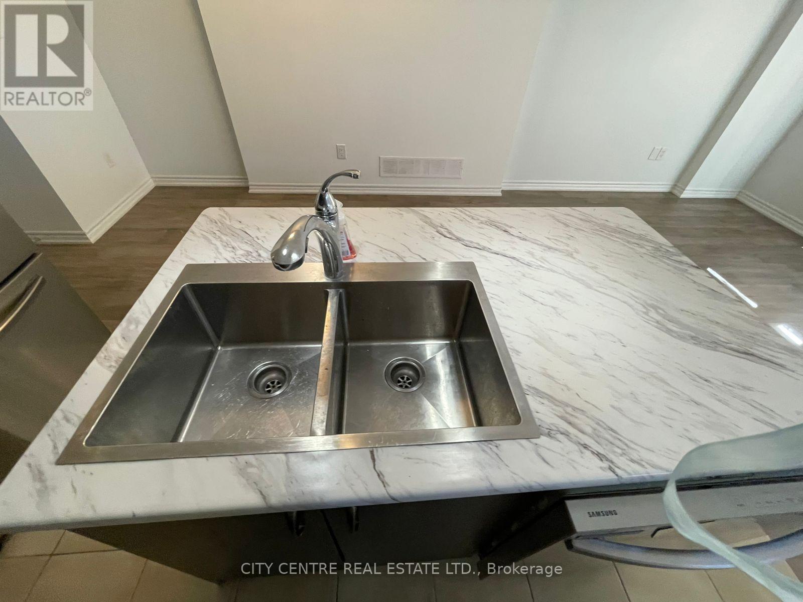 308 Louise Street, Welland, ON - Indoor Photo Showing Kitchen