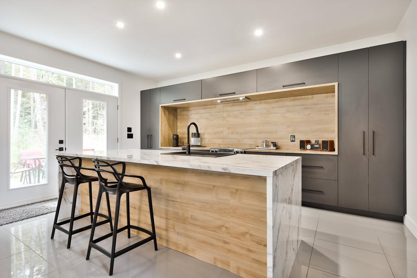 Kitchen - 81 Rue Légaré, Magog, QC - Indoor Photo Showing Kitchen With Double Sink