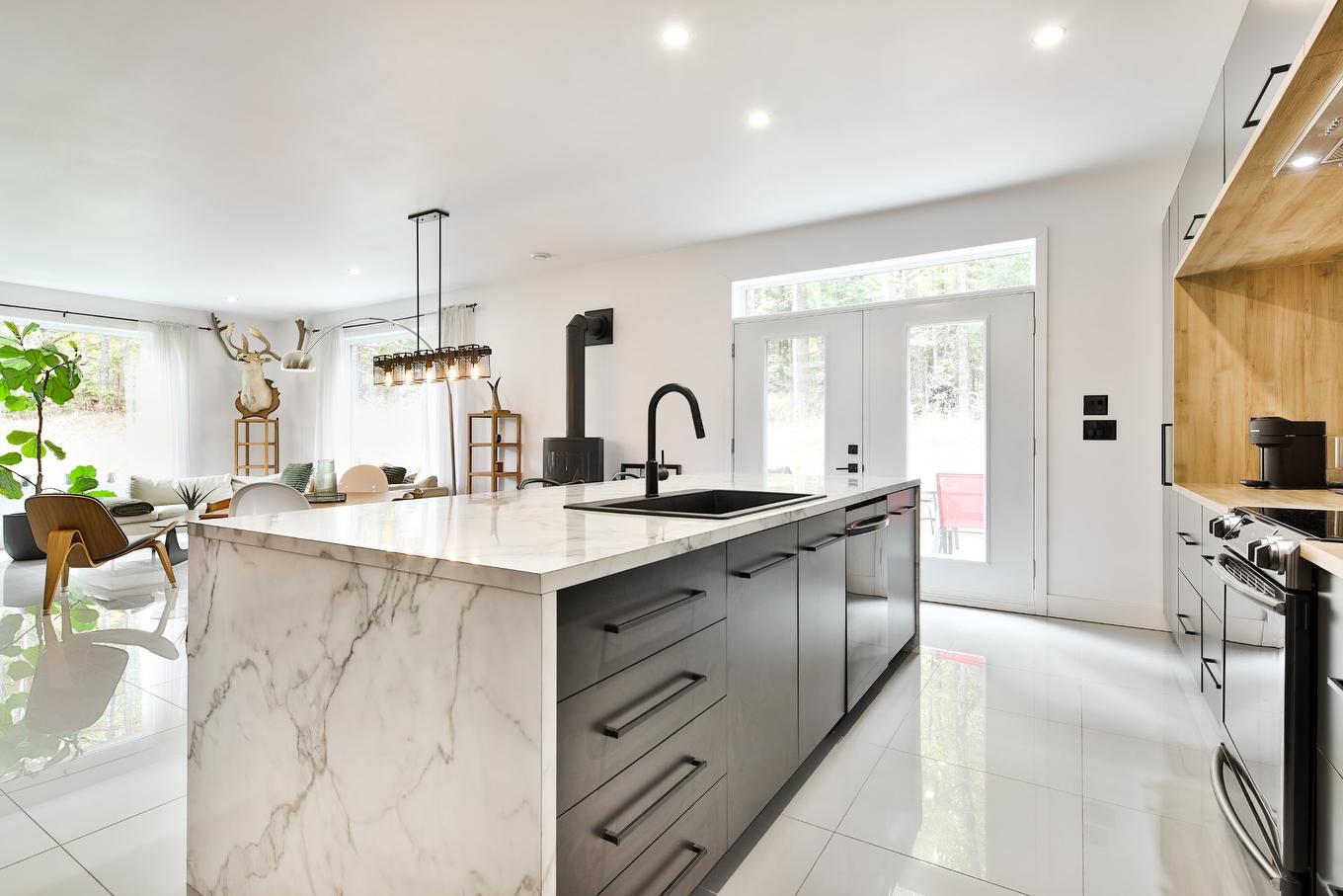 Kitchen - 81 Rue Légaré, Magog, QC - Indoor Photo Showing Kitchen With Upgraded Kitchen