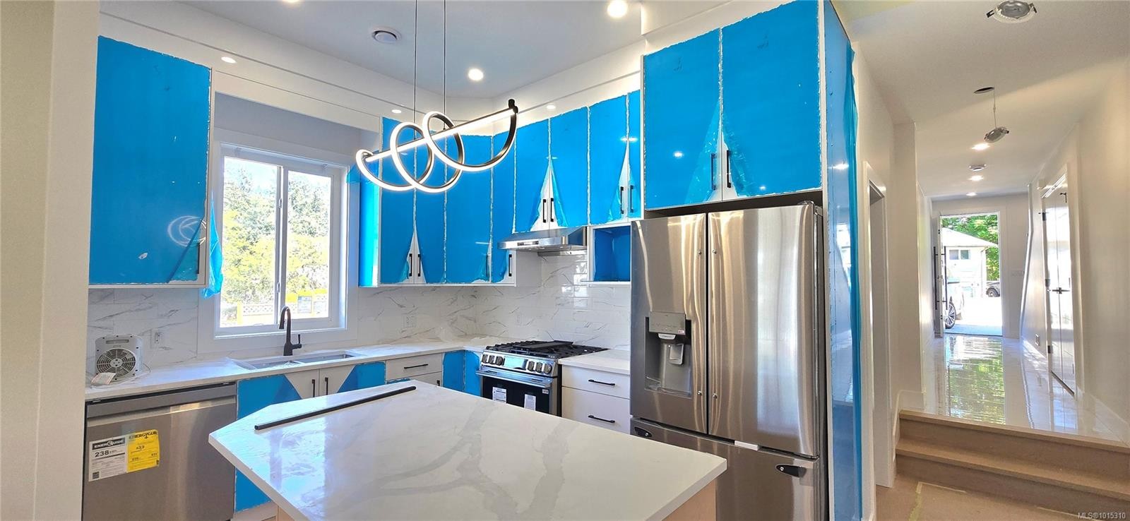 20 Leam Rd, Nanaimo, BC - Indoor Photo Showing Kitchen With Upgraded Kitchen