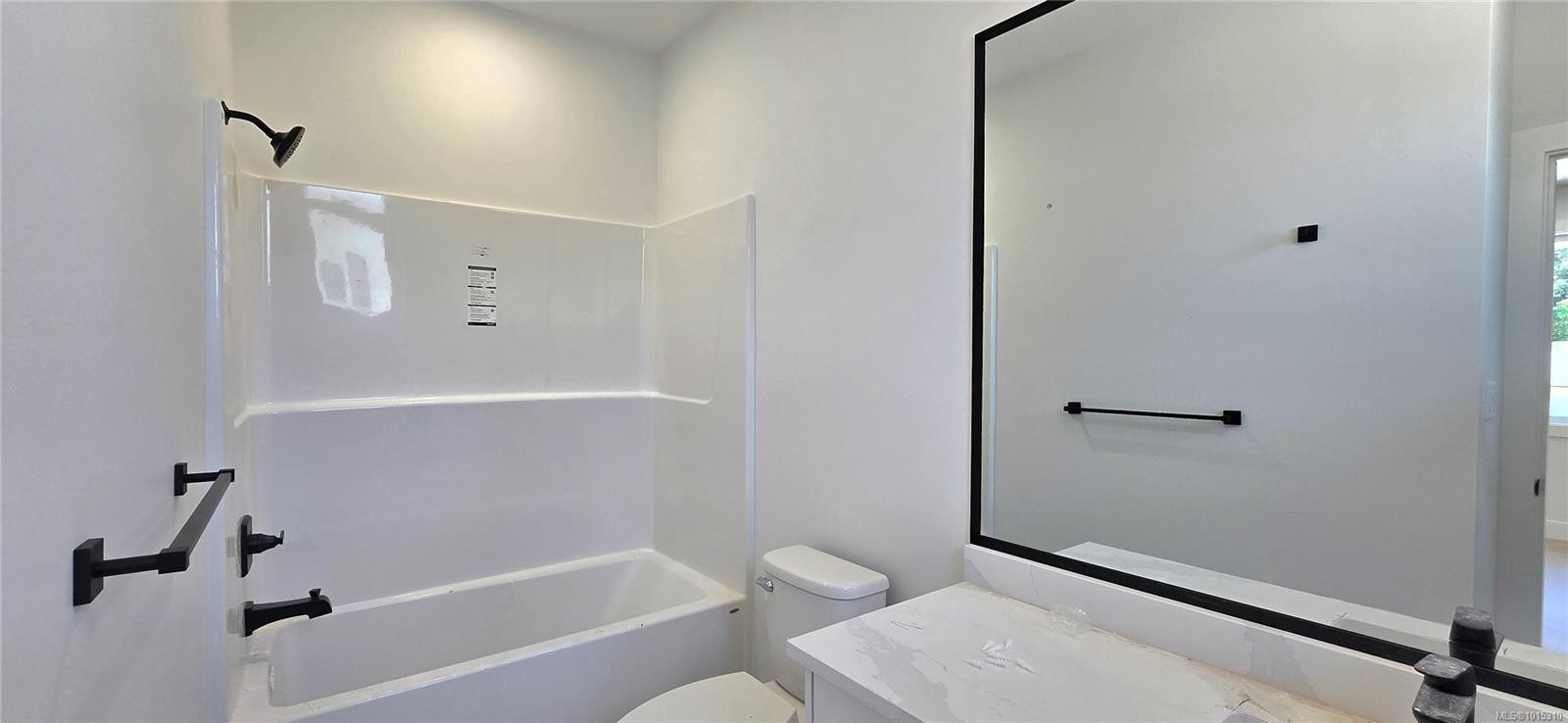 20 Leam Rd, Nanaimo, BC - Indoor Photo Showing Bathroom
