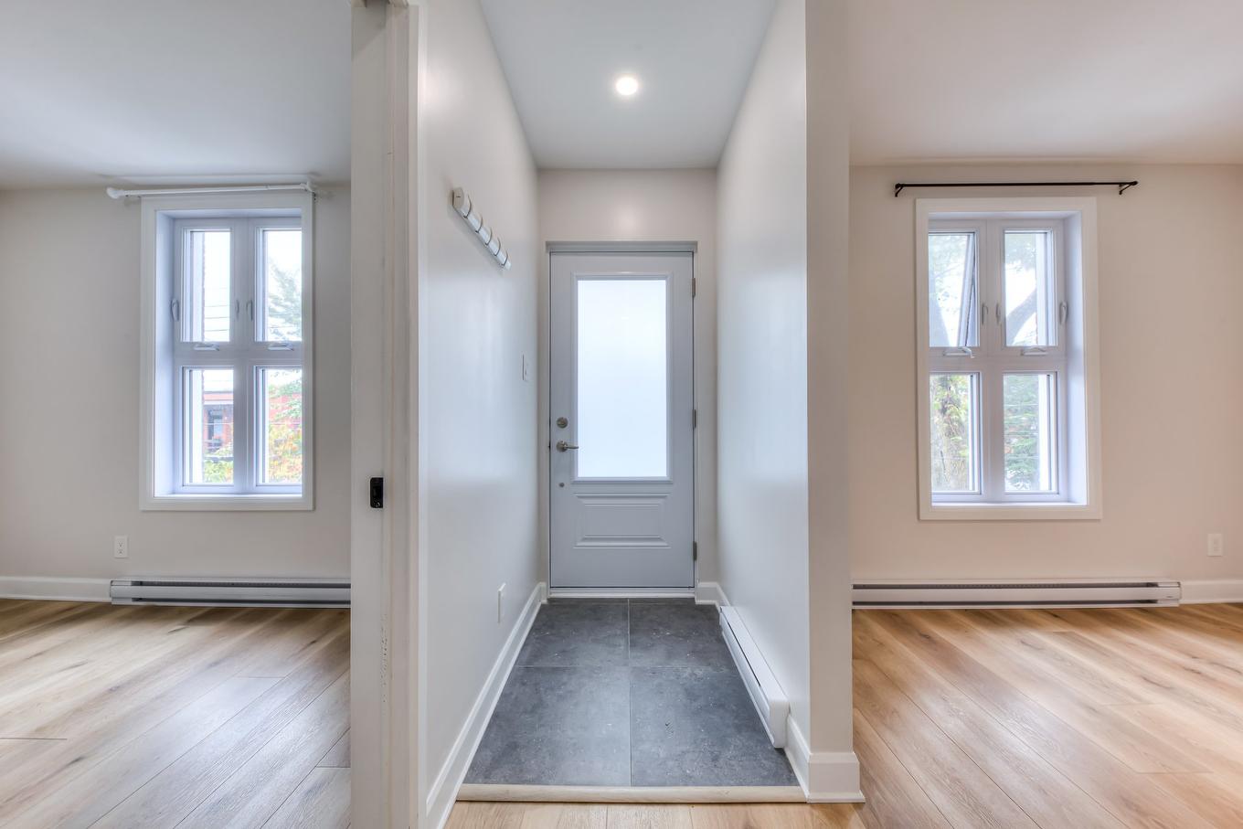 Hall - 2266 Rue Denonville, Montréal (Le Sud-Ouest), QC - Indoor Photo Showing Other Room