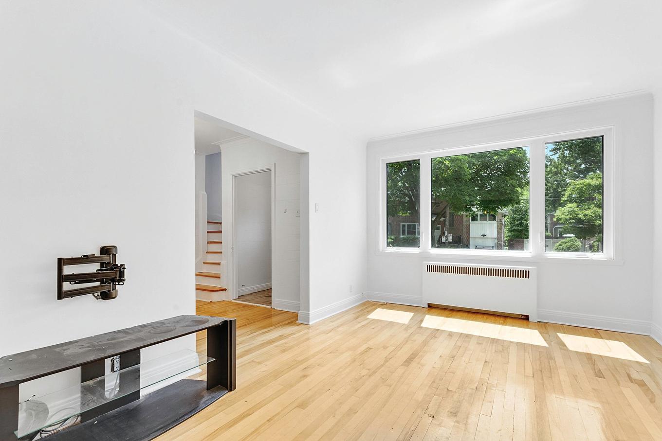 Salon - 645 Rue Crevier, Montréal (Saint-Laurent), QC - Indoor Photo Showing Other Room