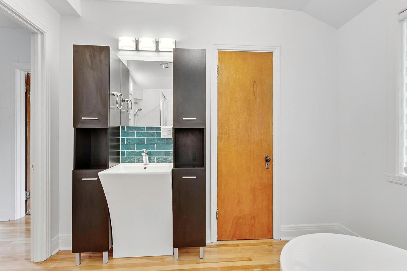 Salle de bains - 645 Rue Crevier, Montréal (Saint-Laurent), QC - Indoor