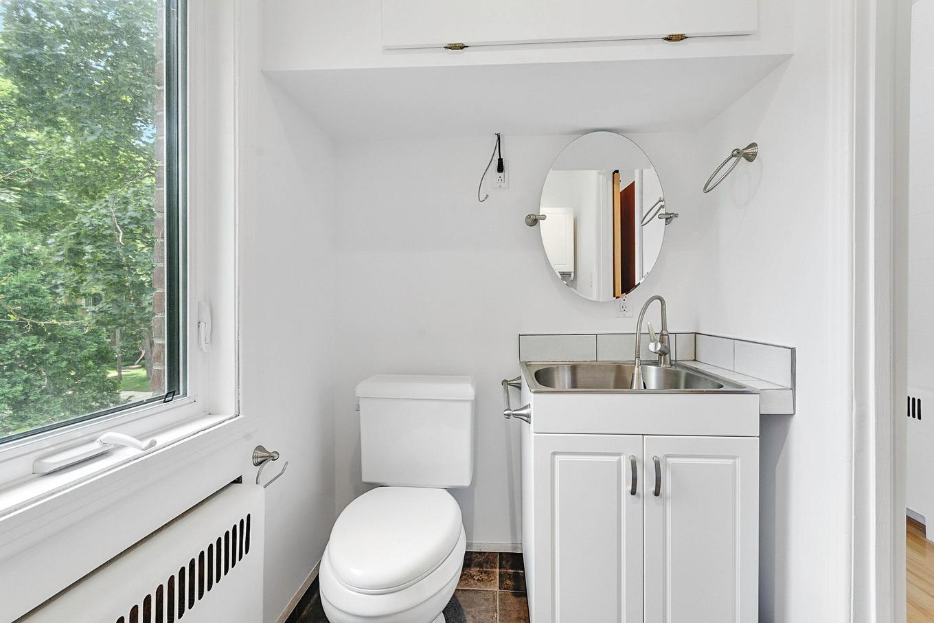 Salle de lavage - 645 Rue Crevier, Montréal (Saint-Laurent), QC - Indoor Photo Showing Bathroom