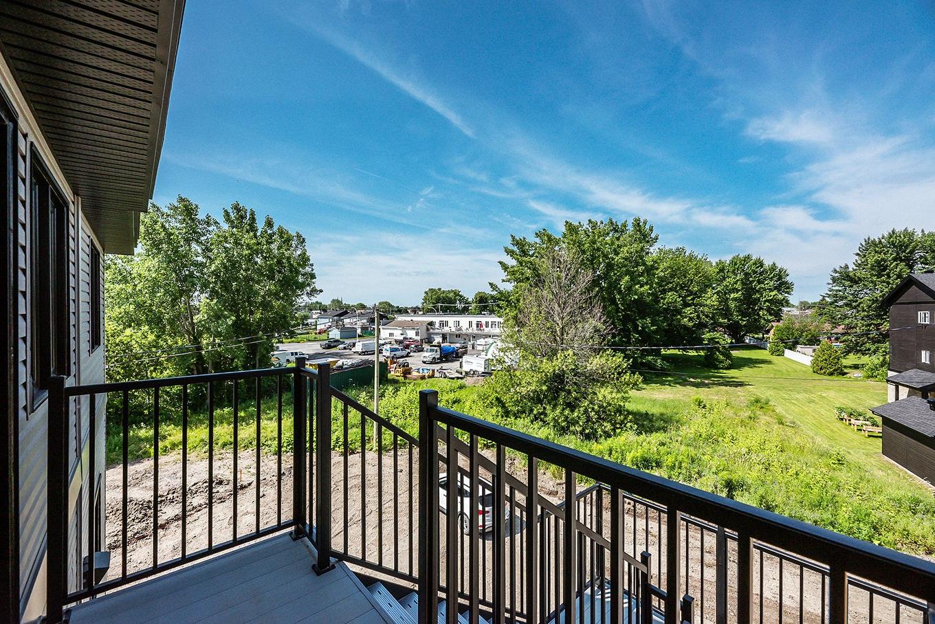 Balcon - 301-135 Rue Richer, Salaberry-De-Valleyfield, QC - Outdoor With Exterior
