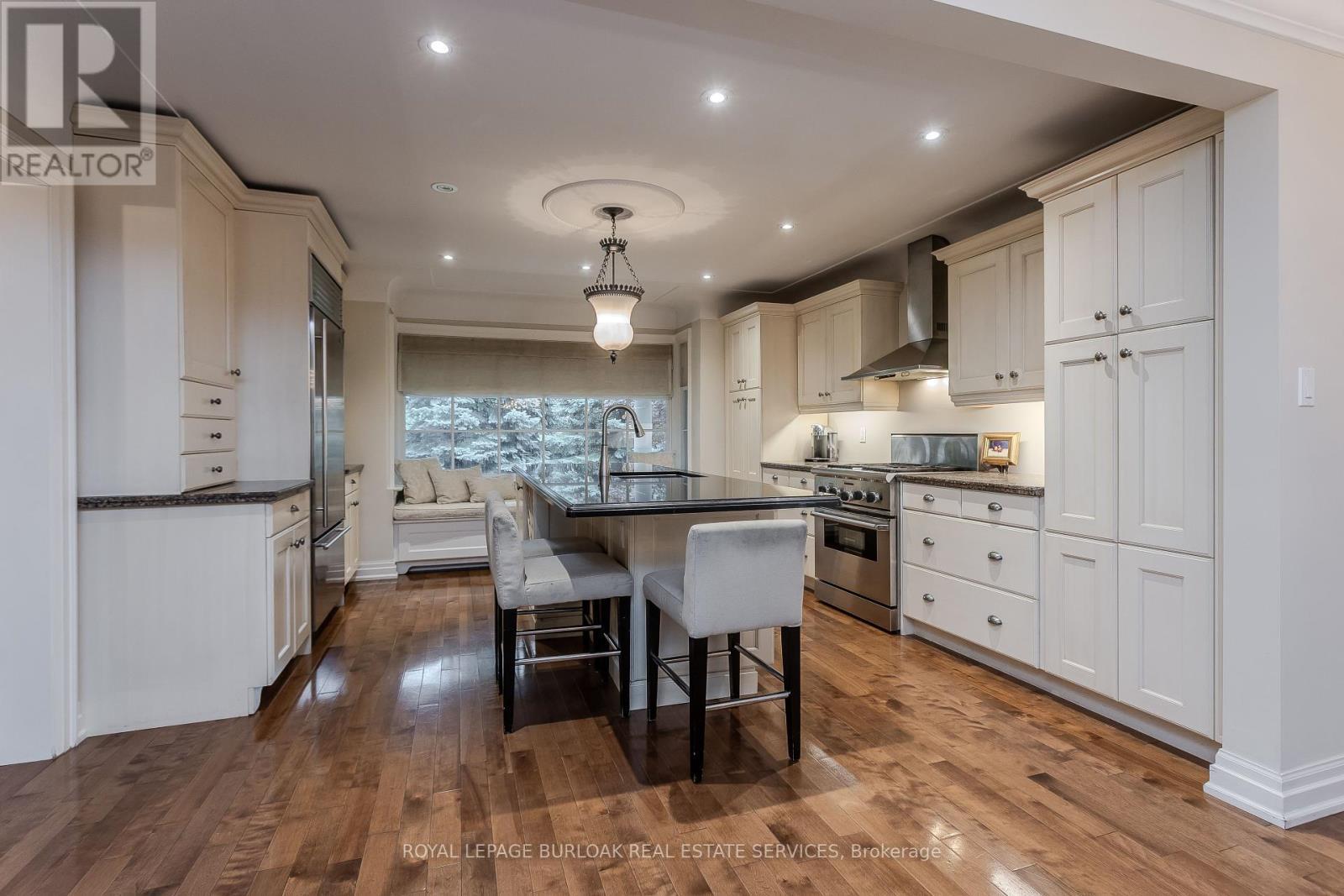 149 North Shore Boulevard E, Burlington, ON - Indoor