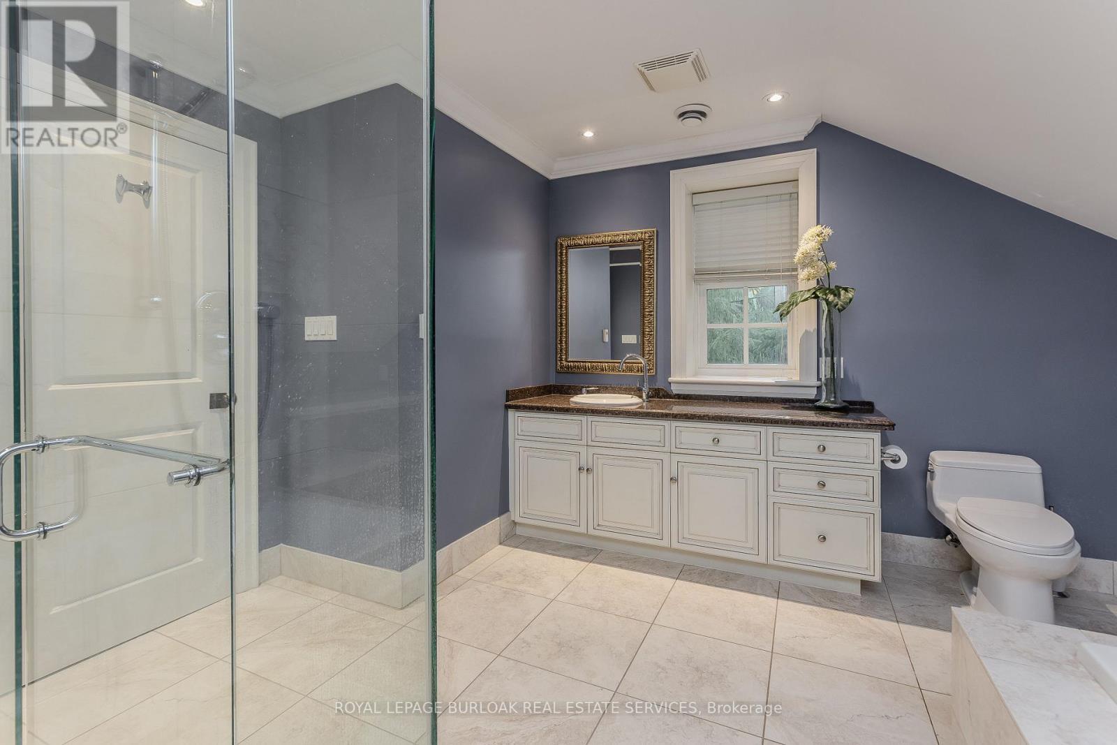 149 North Shore Boulevard E, Burlington, ON - Indoor Photo Showing Bathroom