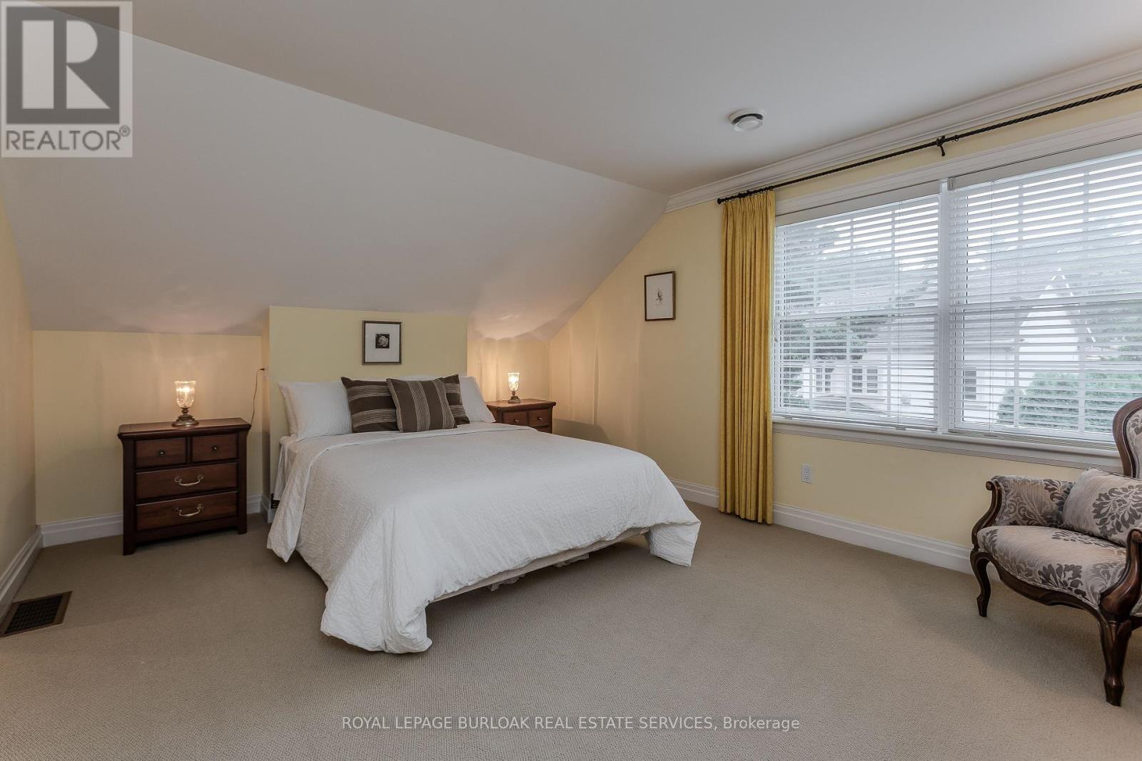 149 North Shore Boulevard E, Burlington, ON - Indoor Photo Showing Bedroom